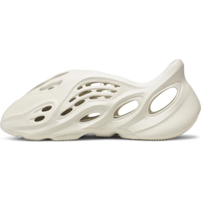 PK Yeezy Foam RNNR Ararat, G55486 01