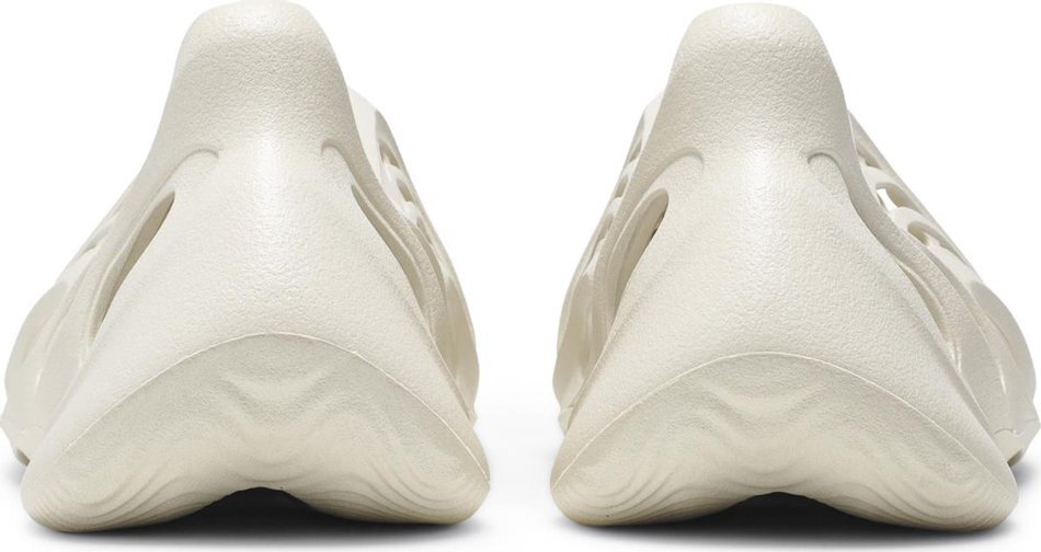 PK Yeezy Foam RNNR Ararat, G55486