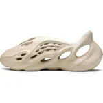 PK Yeezy Foam RNNR Sand, FY4567