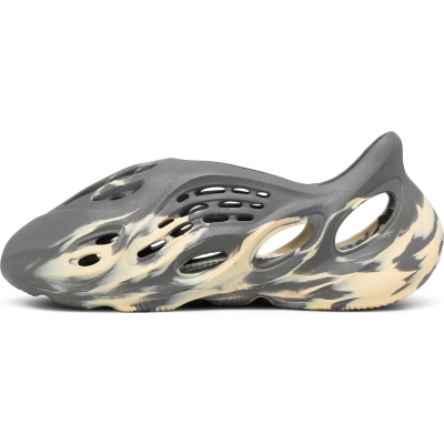 PK Yeezy Foam RNNR MXT Moon Gray, GV7904 01