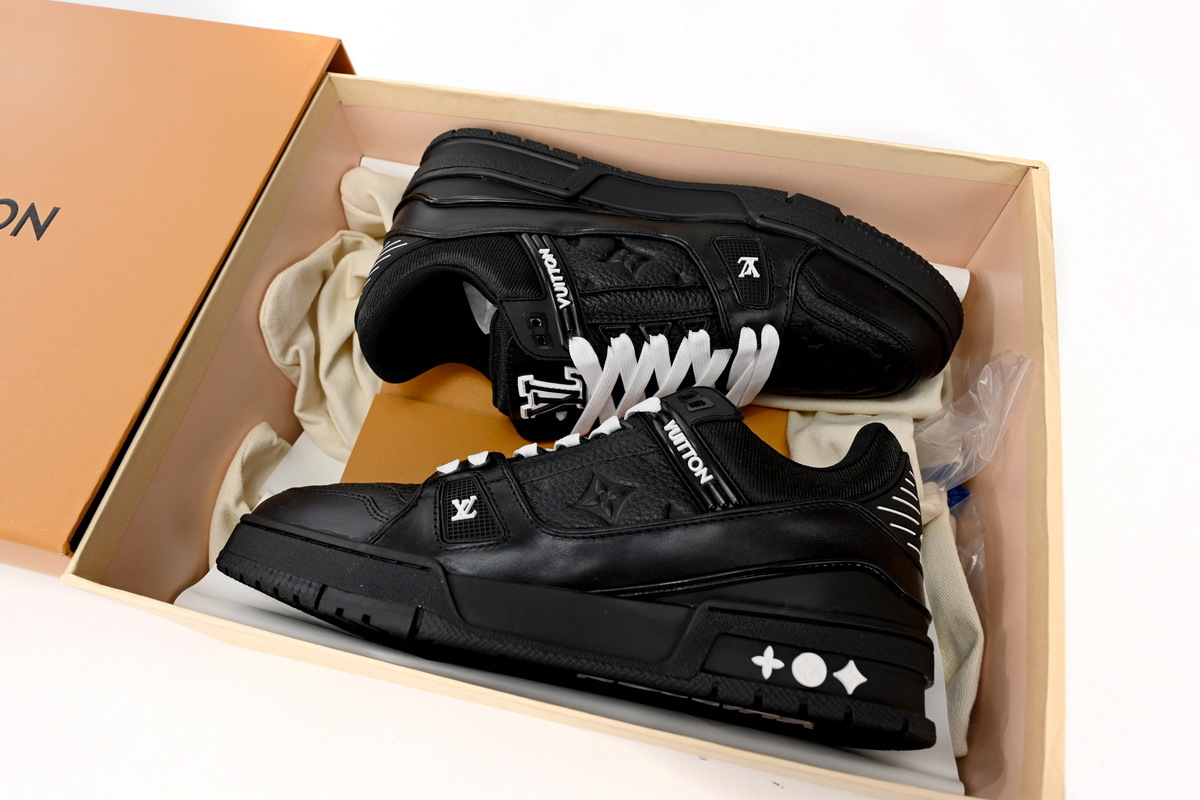 PK Louis Vuitton Trainer All Black Embossing,1AARER