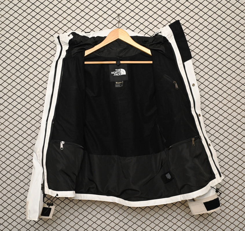 PK TheNorthFace Black and Milk White Color Matching