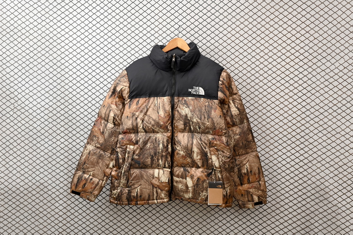 PK TheNorthFace Splicing White And Maple Leaf