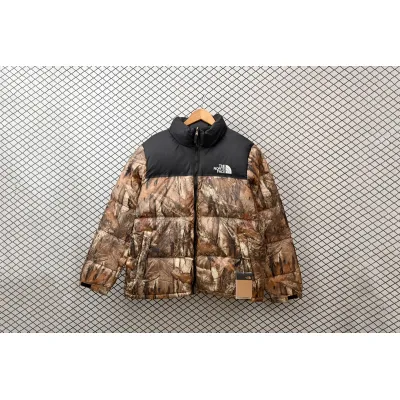 PK TheNorthFace Splicing White And Maple Leaf 01