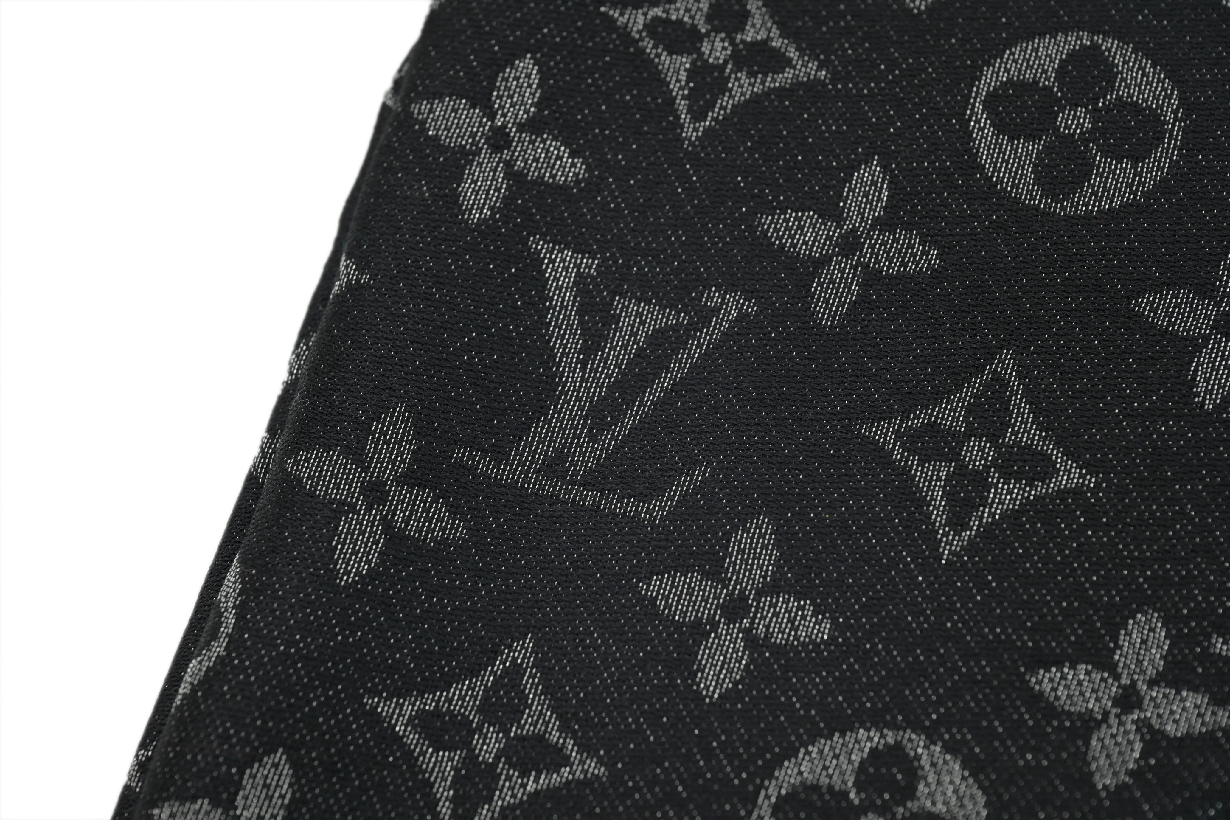 Louis Vuitton Unisex couple's style double-sided knitted flower tassle scarf Full print black