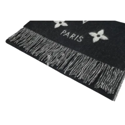 Louis Vuitton Unisex couple's style double-sided knitted flower tassle scarf Large print black 02