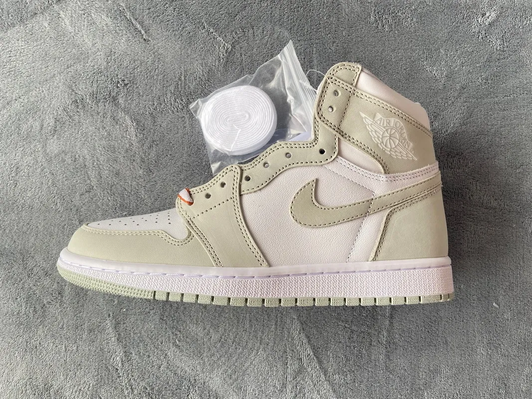 Jordan 1 Retro High OG Seafoam (W)