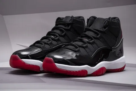 Jordan 11 Retro Playoffs Bred (2019)