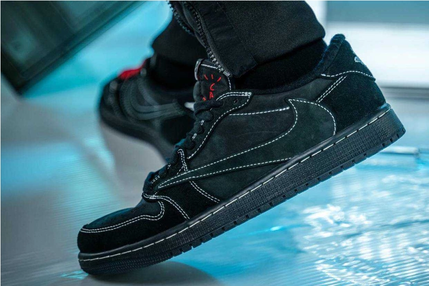Look at Jordan 1 Retro Low OG SP Travis Scott Black Phantom