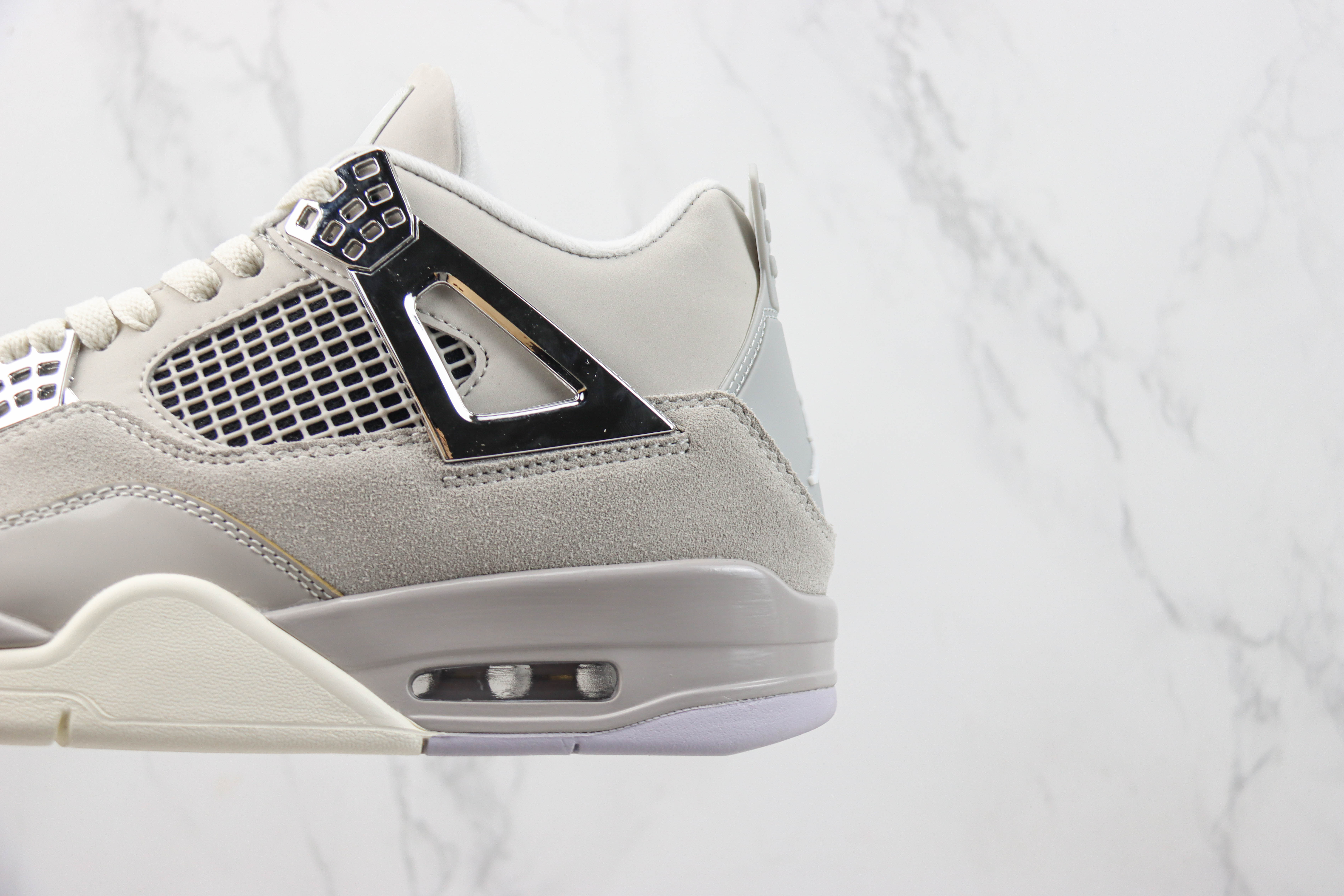 Air Jordan 4 WMNS “Frozen Moments”