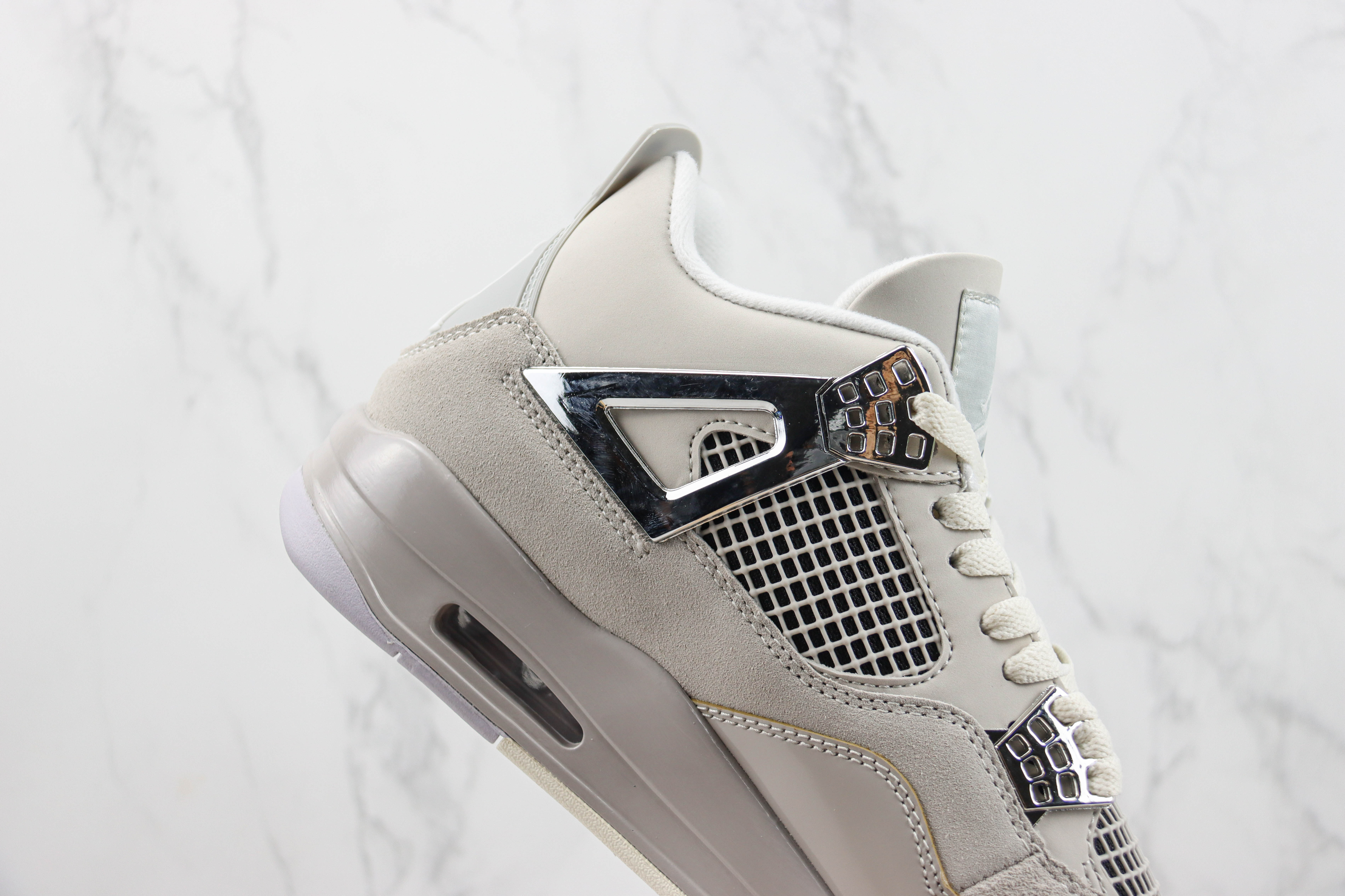 Air Jordan 4 WMNS “Frozen Moments”