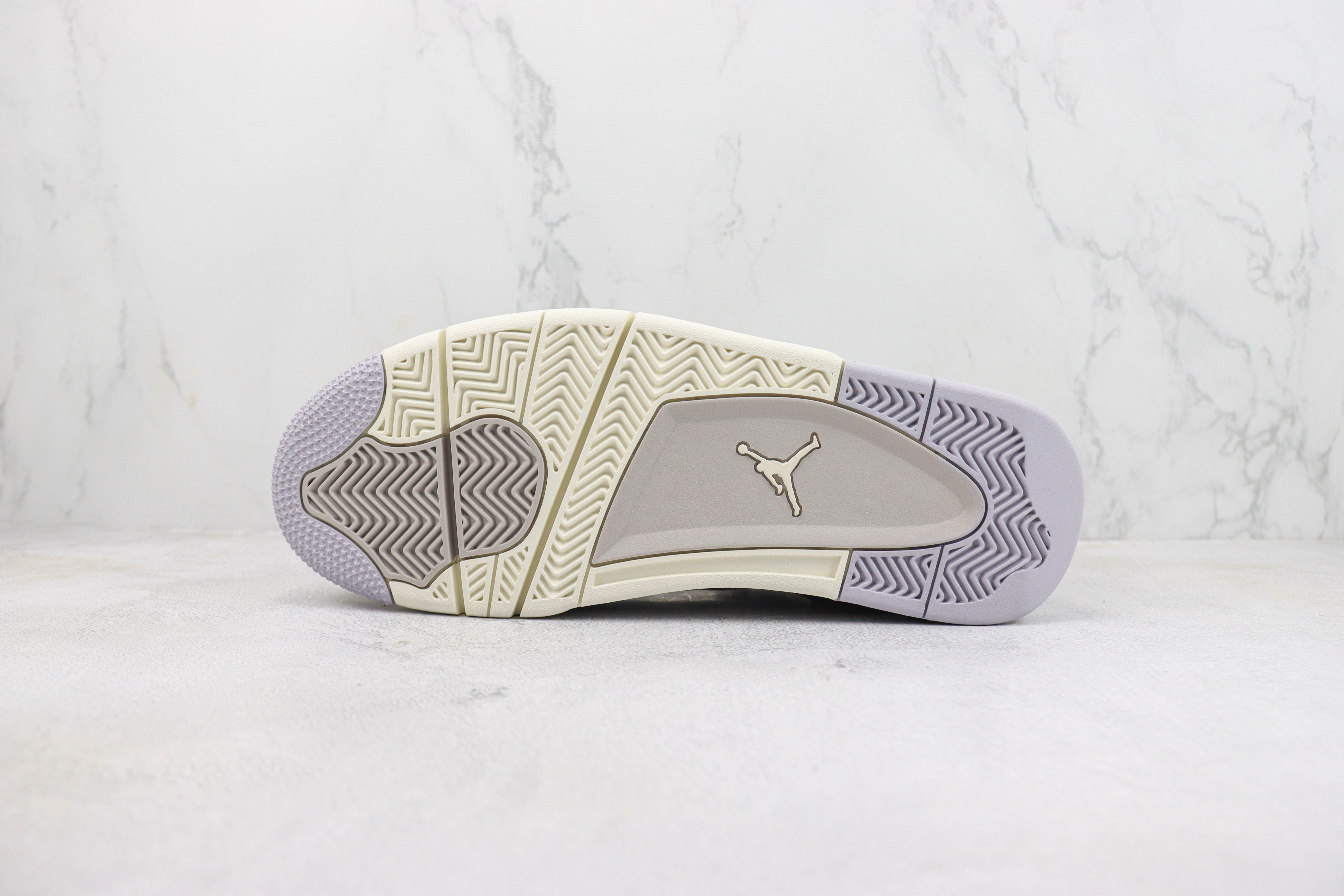 Air Jordan 4 WMNS “Frozen Moments”