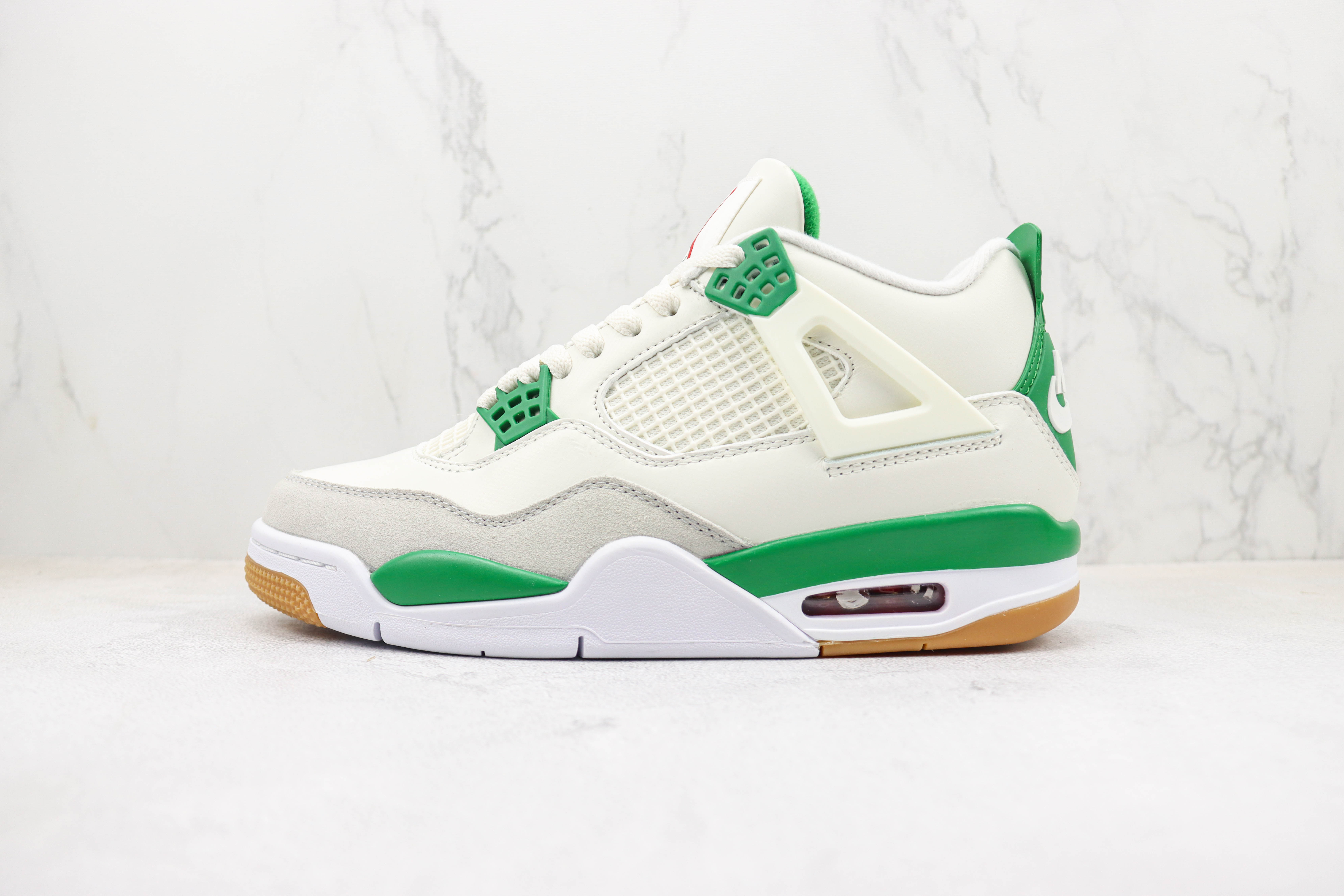 Nike SB x Air Jordan 4 “Pine Green”Calaite