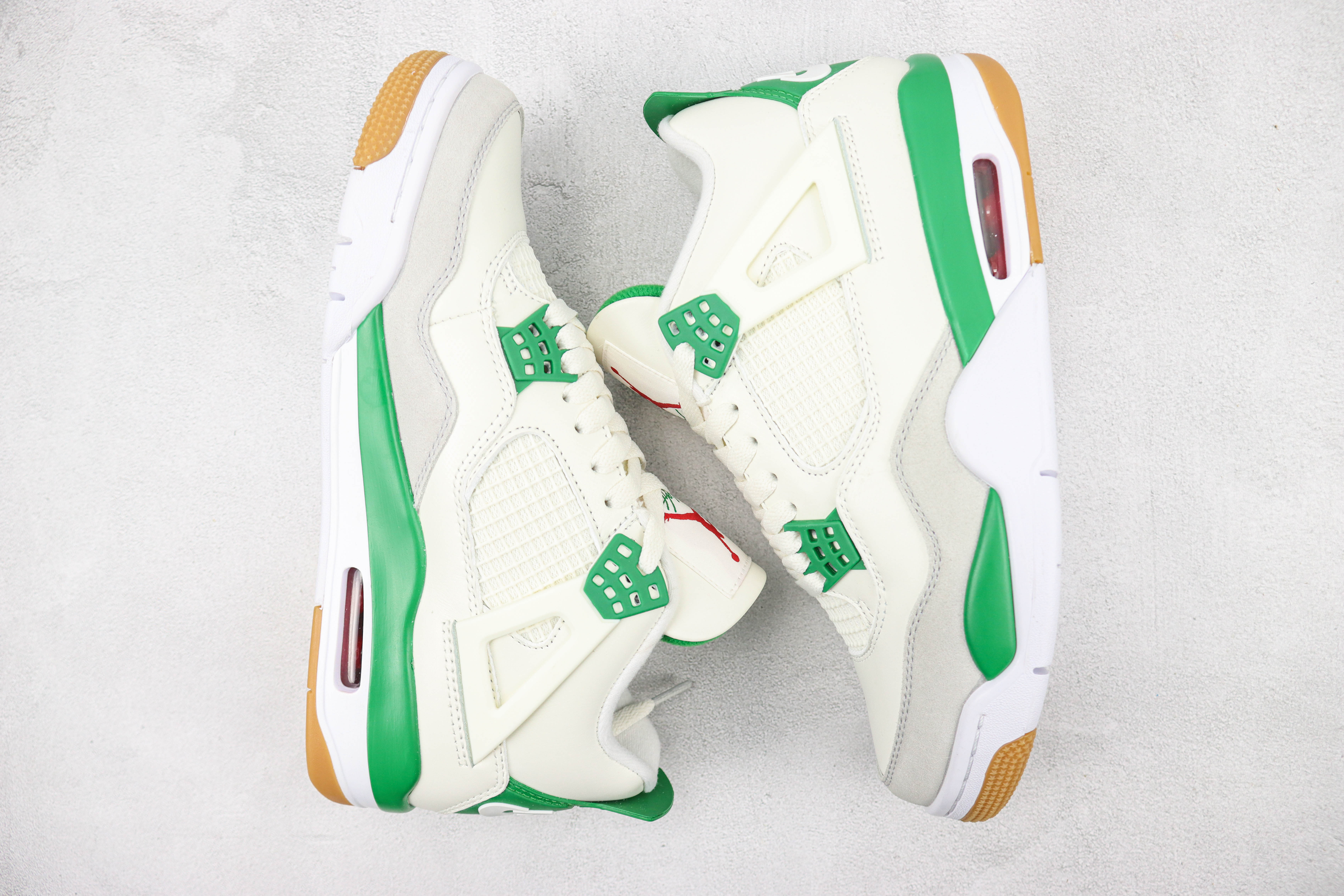 Nike SB x Air Jordan 4 “Pine Green”Calaite