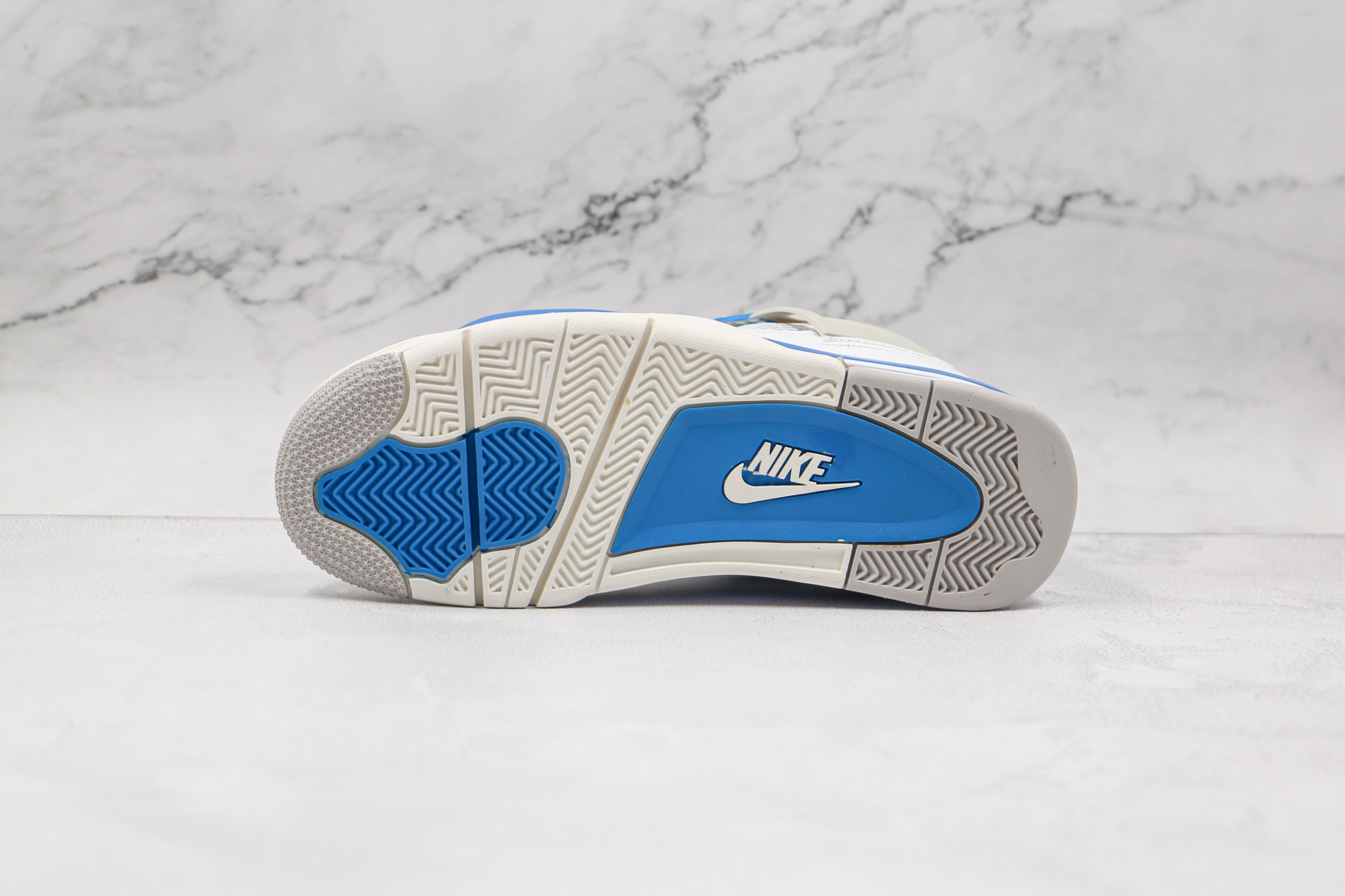 Air Jordan 4 Retro Military Blue