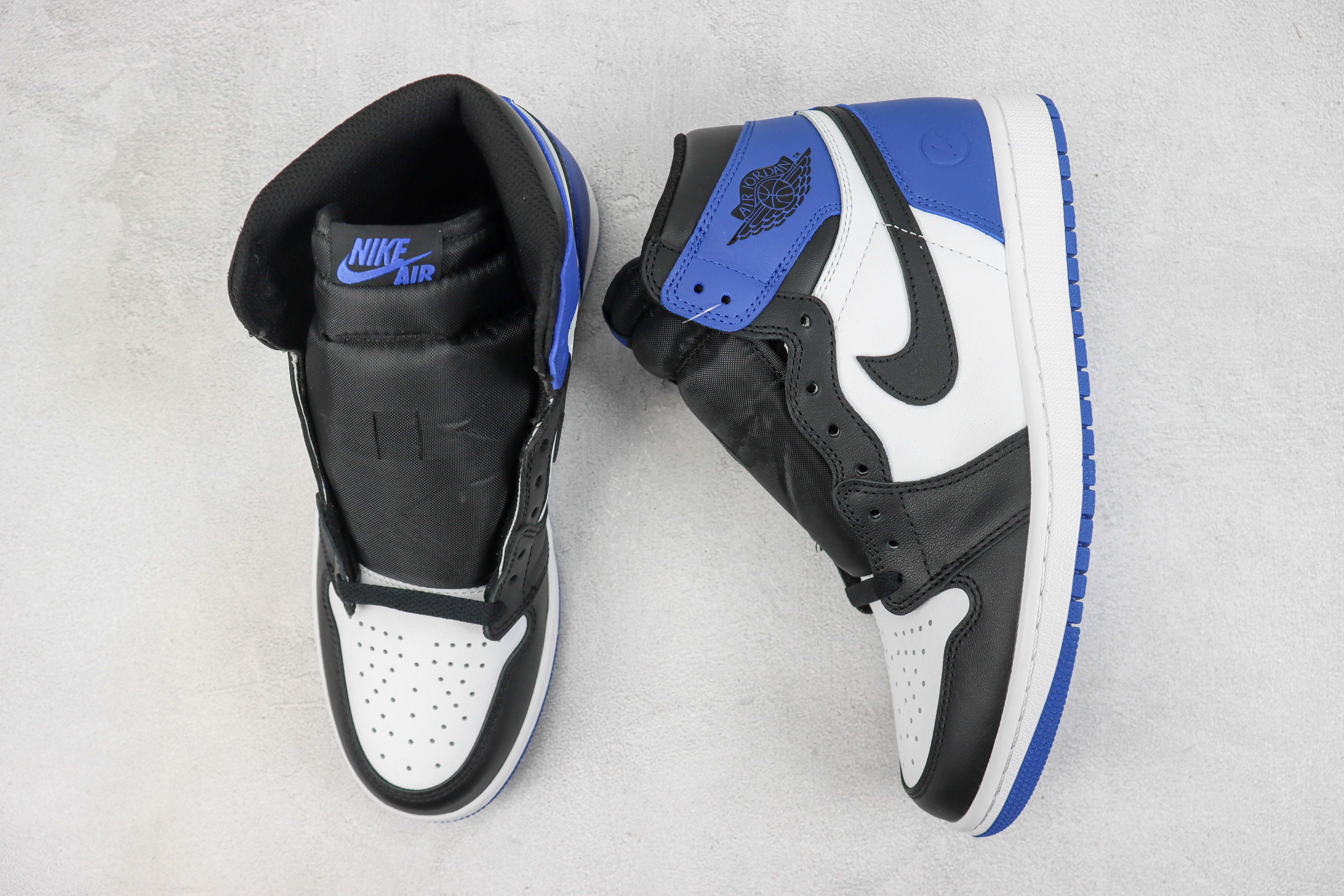 Air Jordan 1 Retro High OG x Fragment Design