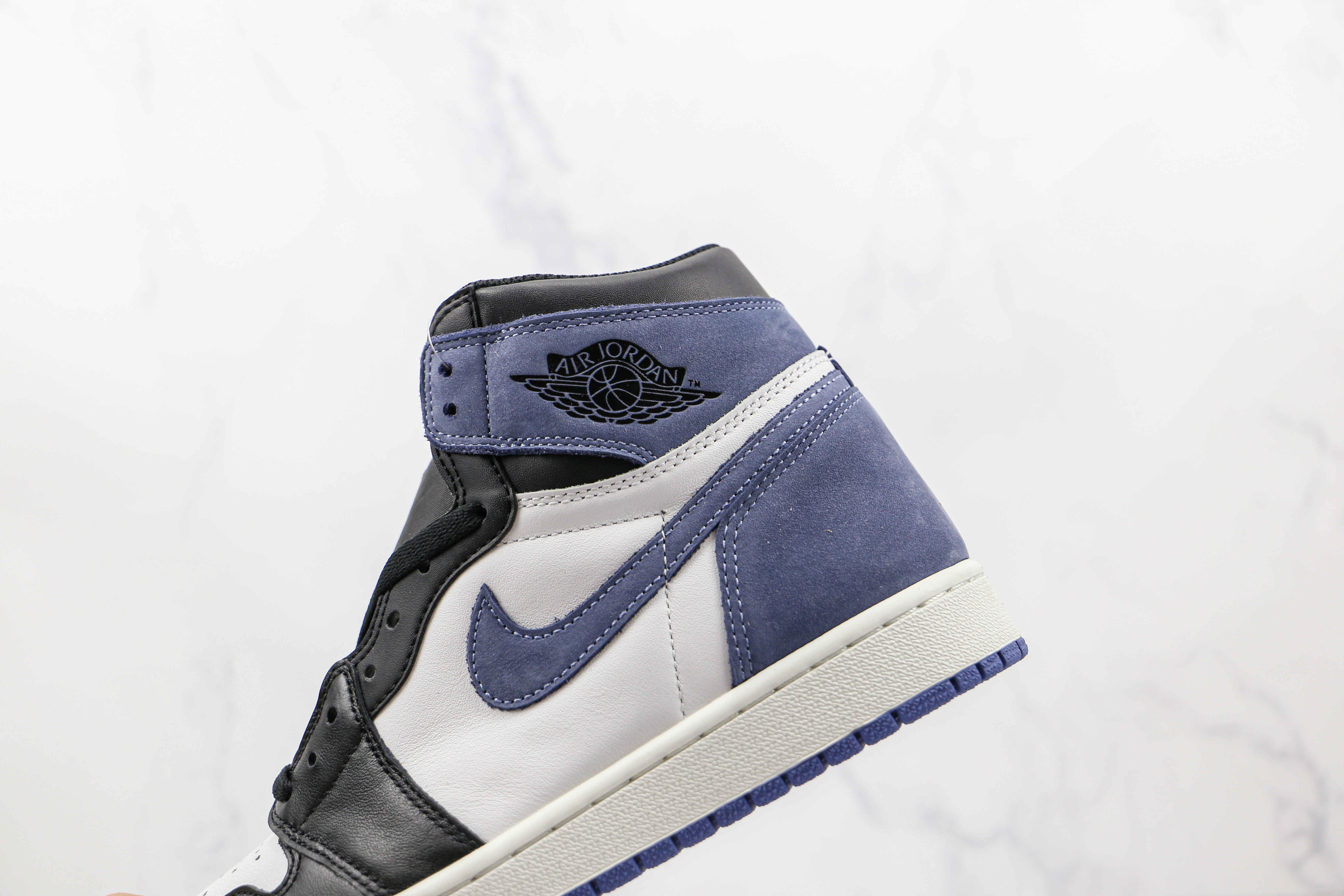 AIr Jordan 1 “Blue Moon”