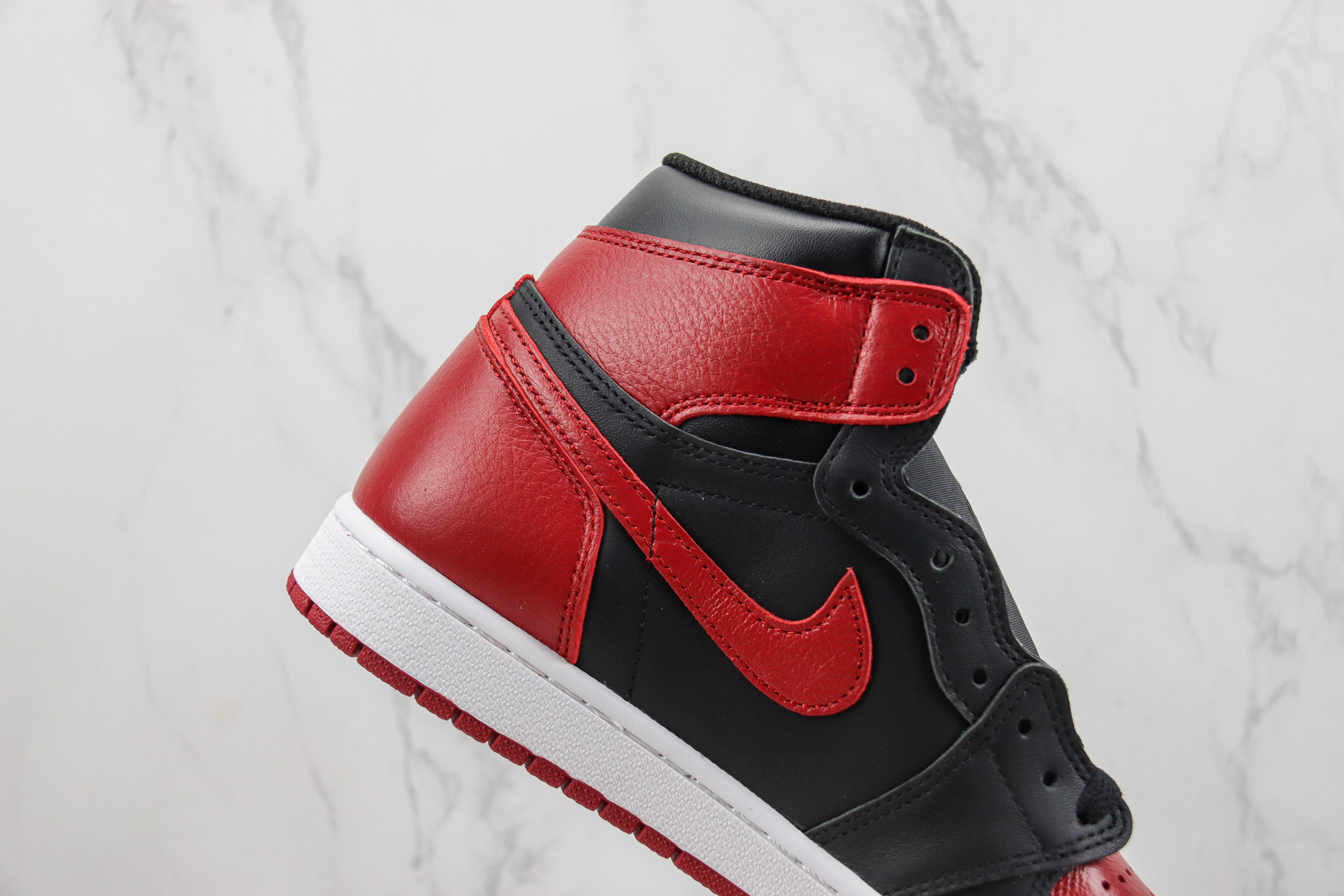 Air Jordan 1 High 'Banned'