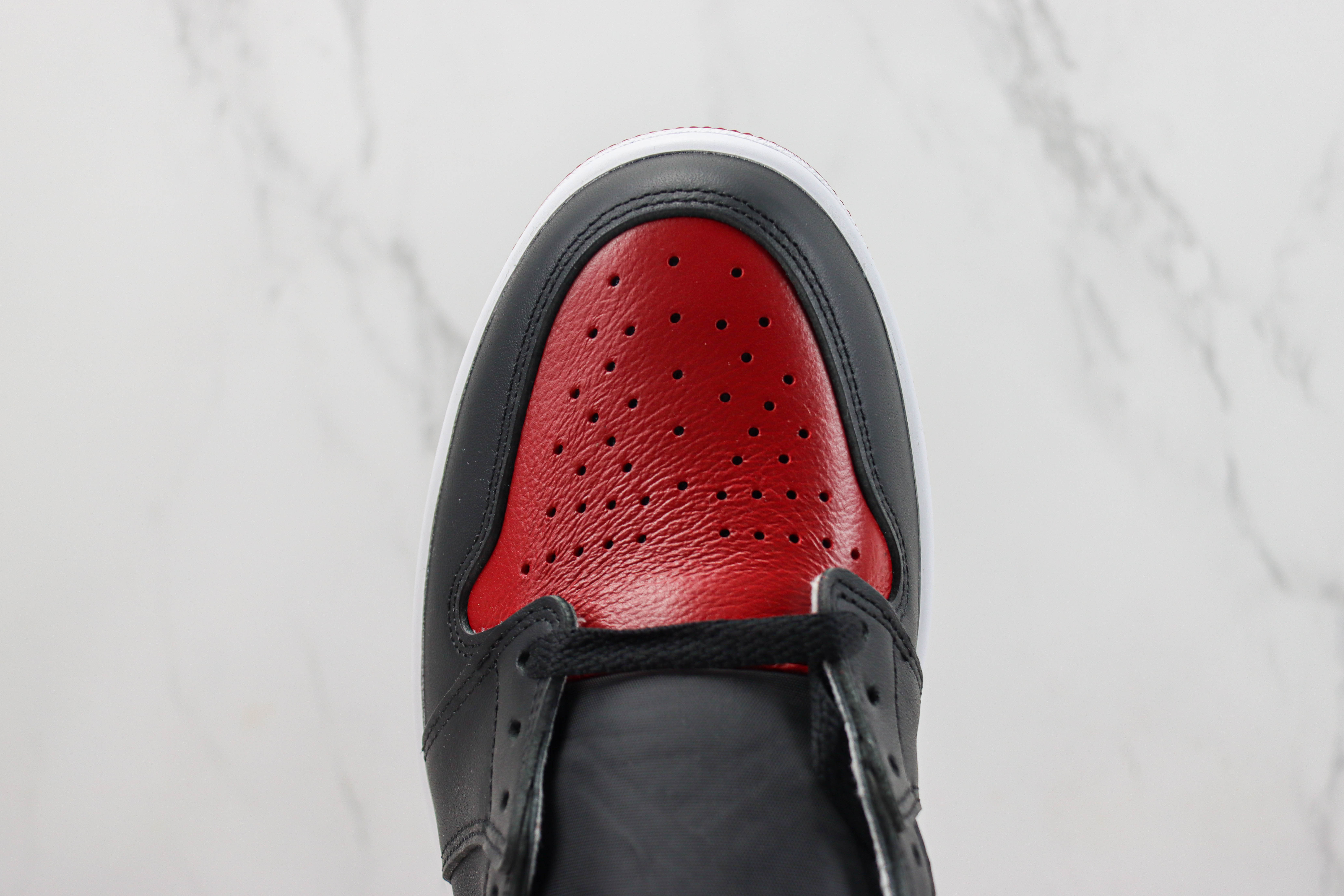 Air Jordan 1 High 'Banned'