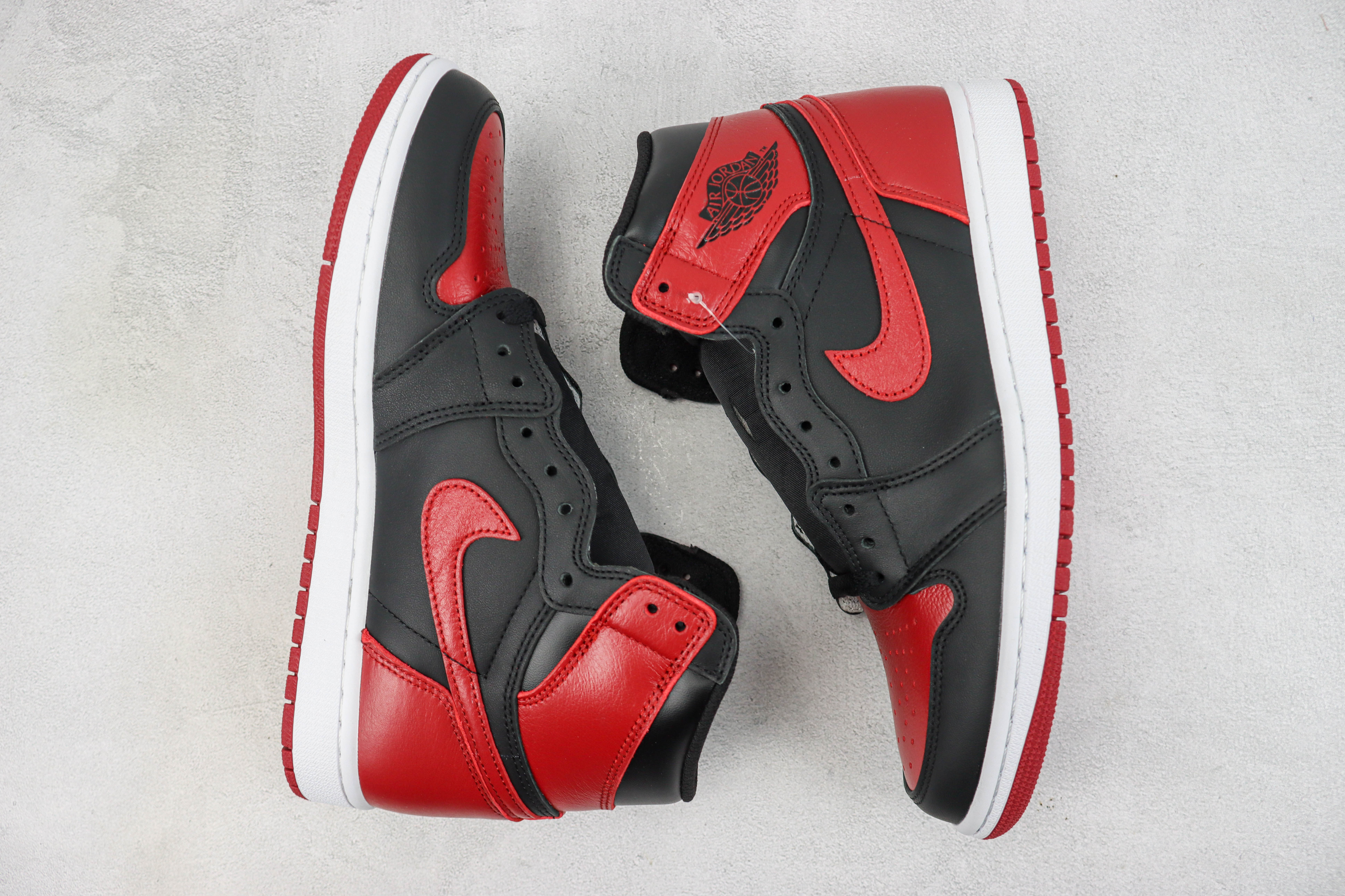 Air Jordan 1 High 'Banned'
