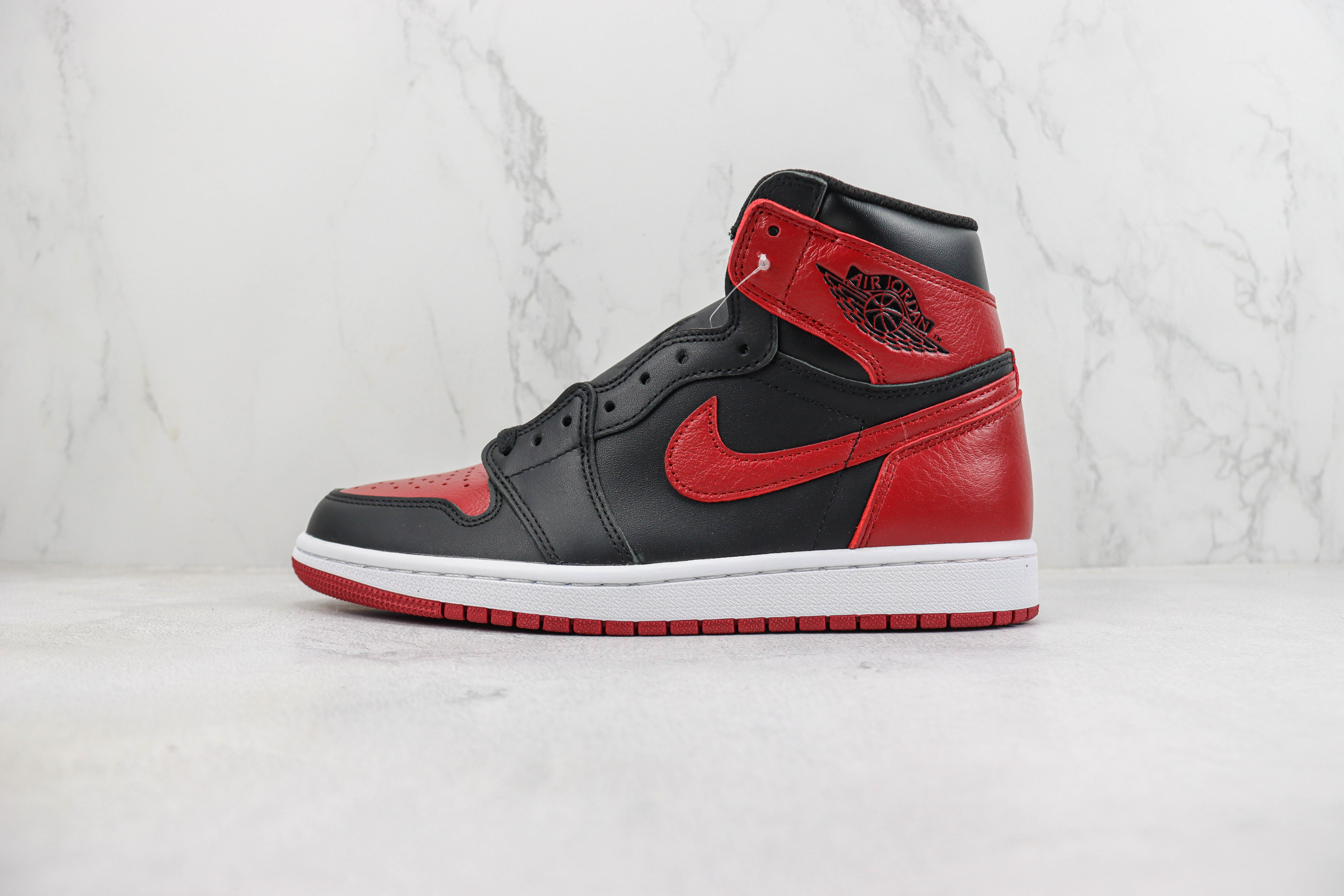 Air Jordan 1 High 'Banned'