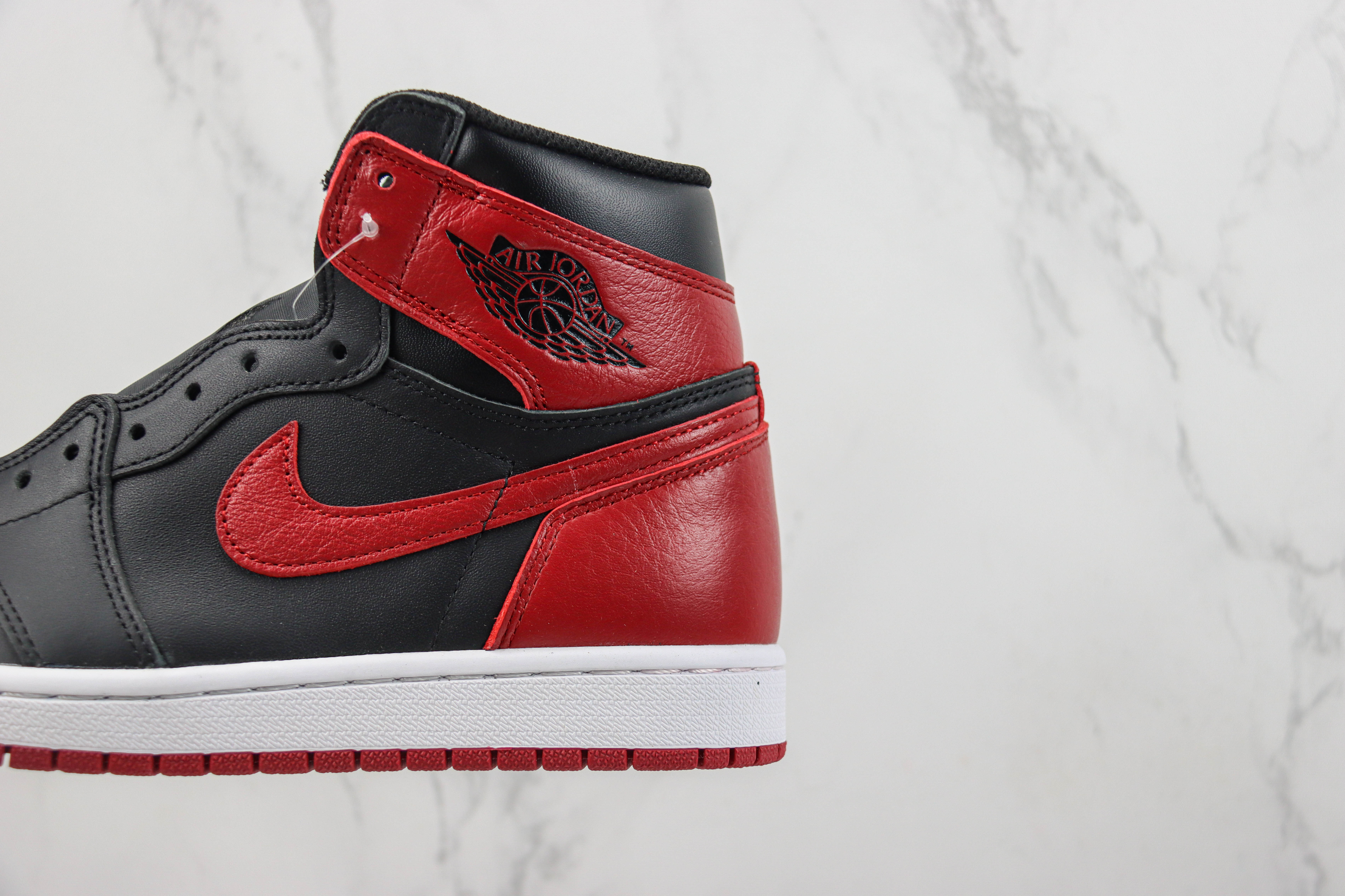 Air Jordan 1 High 'Banned'
