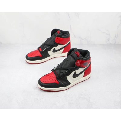 Air Jordan 1 High OG“Bred Toe” 02
