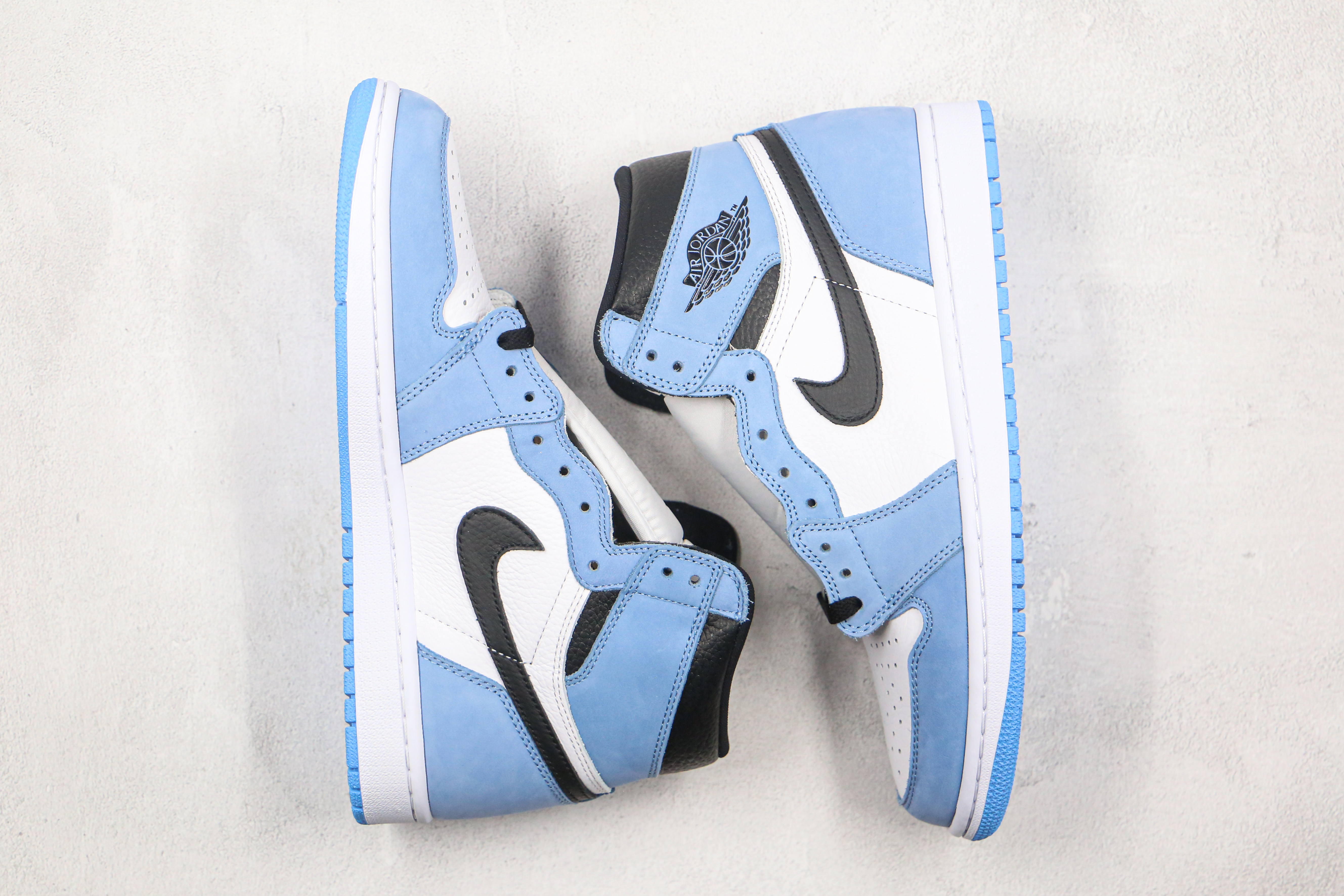 Air Jordan 1 High OG University Blue