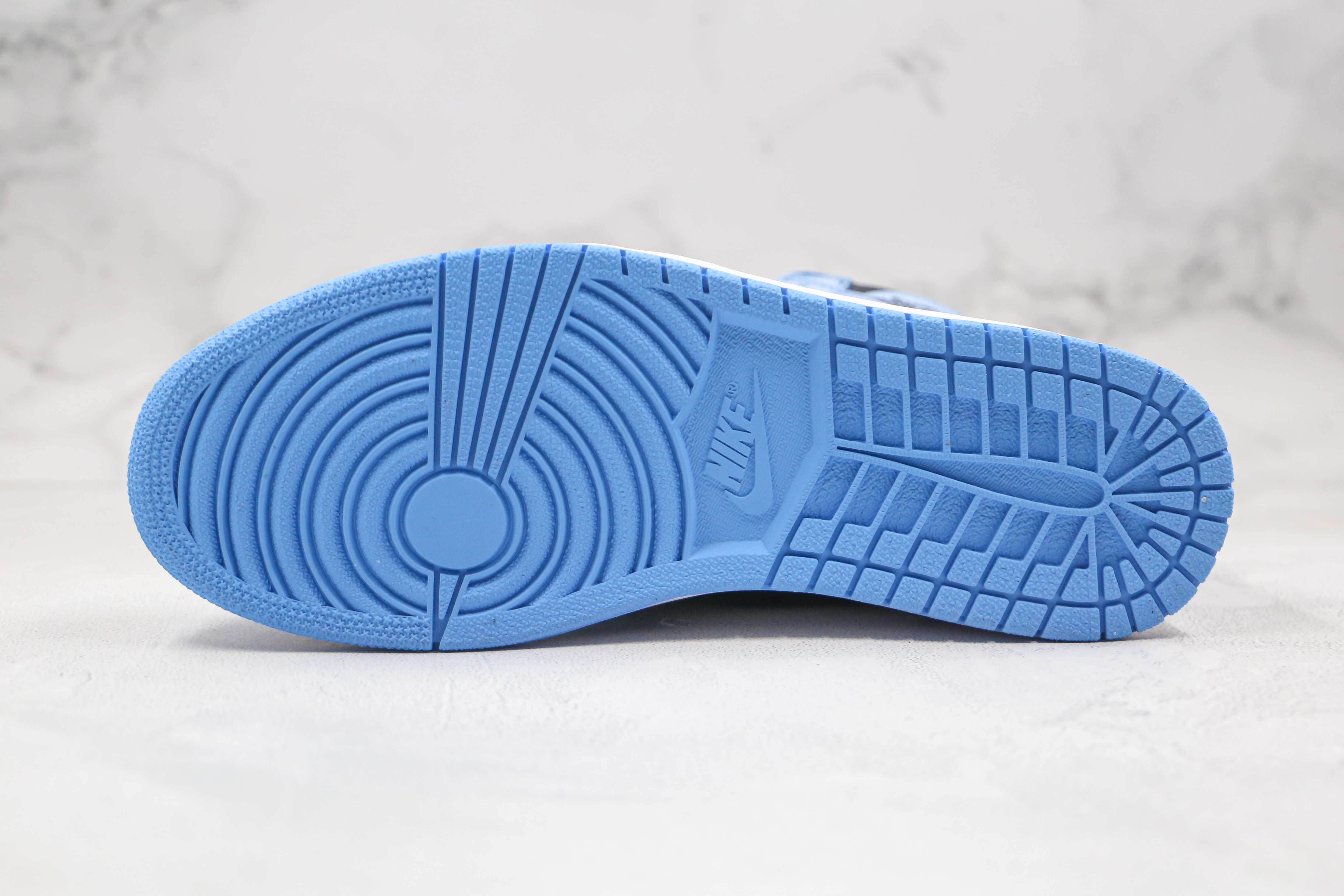 Air Jordan 1 High OG University Blue