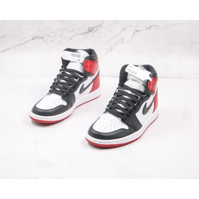 Air Jordan 1 OG High 'Black Toe' 02