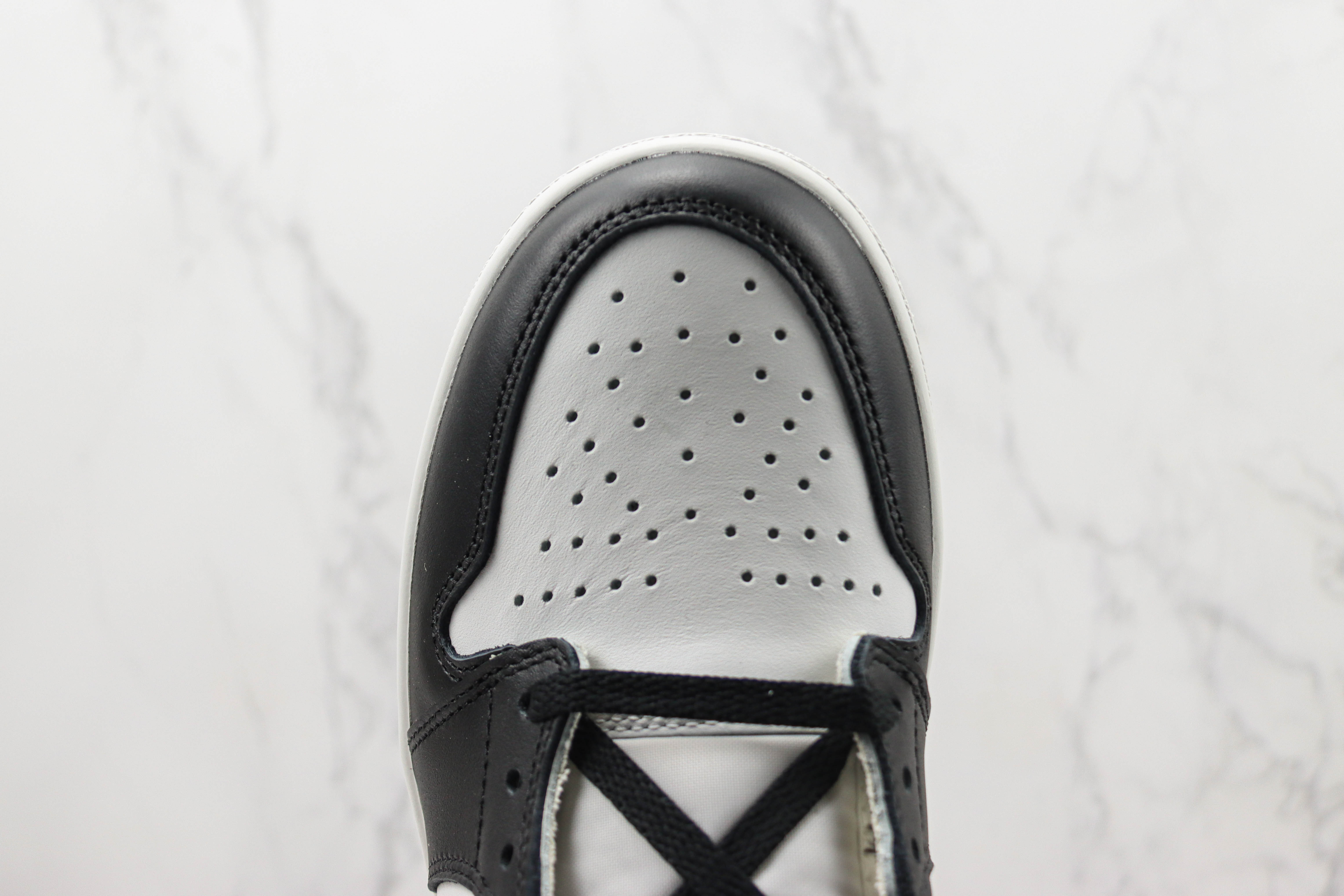 Air Jordan 1 Retro High OG Black White