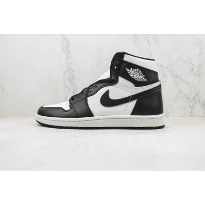 Air Jordan 1 Retro High OG Black White 01