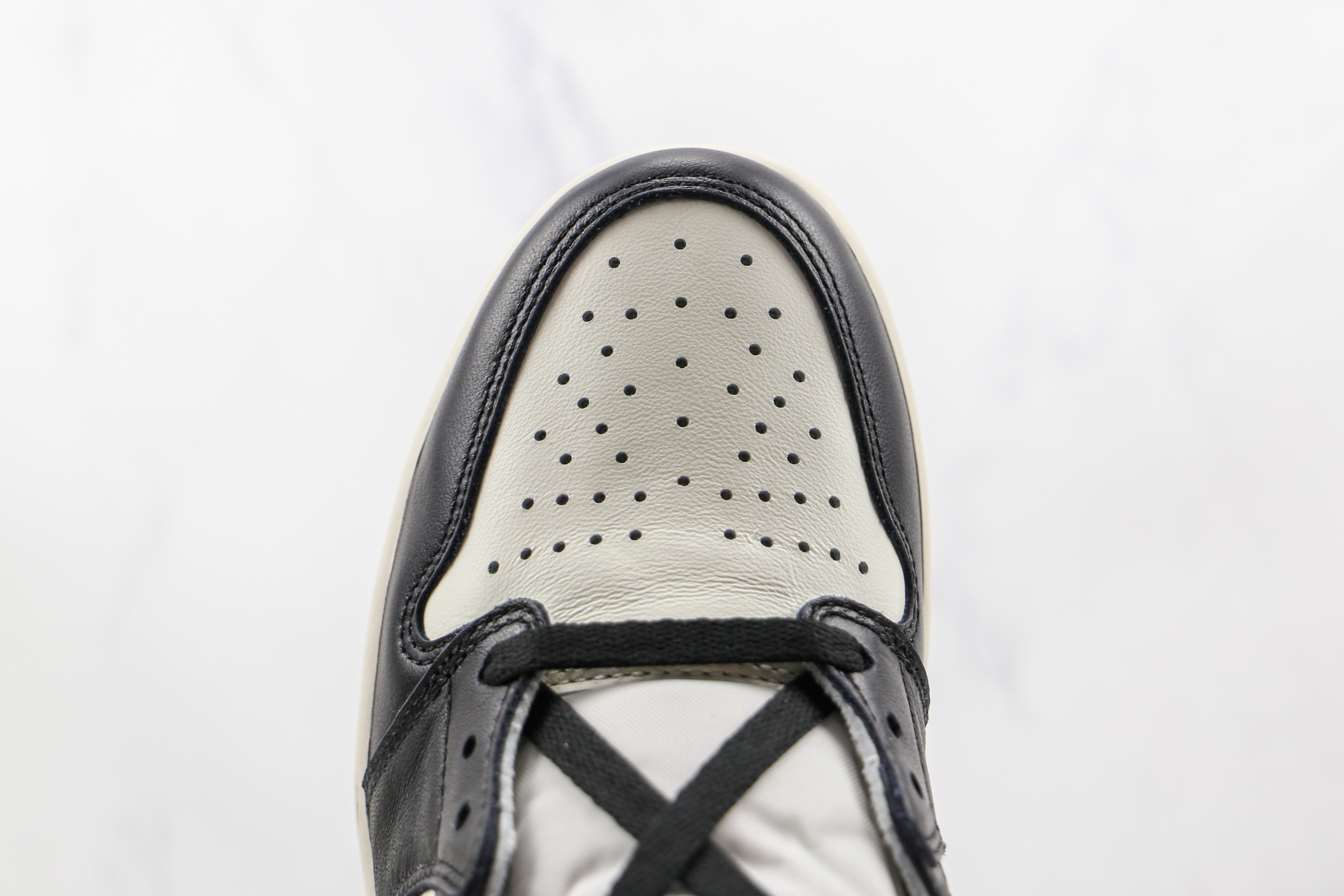 Air Jordan 1 Retro High OG Dark Mocha