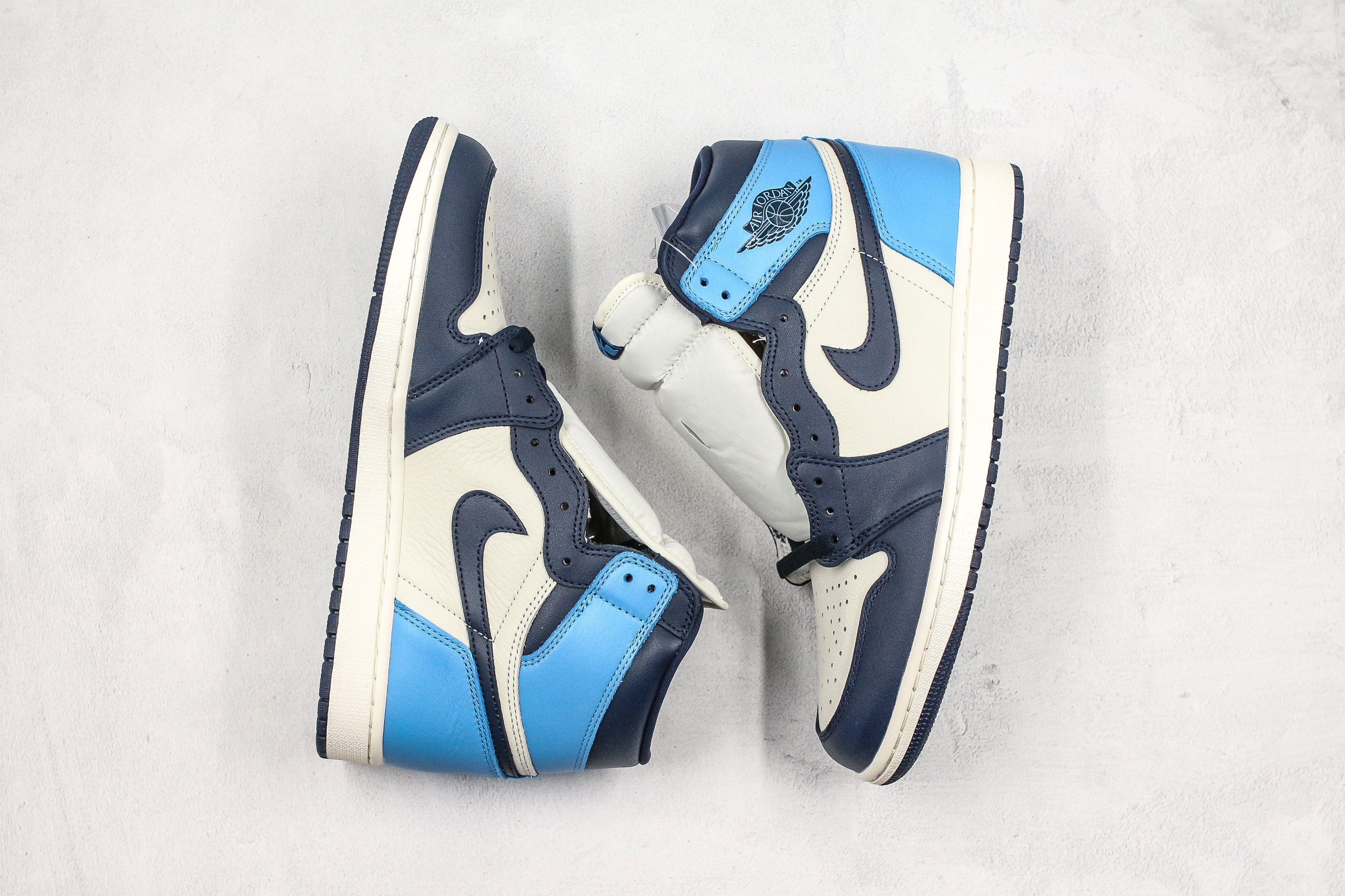 Air Jordan 1 Retro High OG Obsidian University Blue