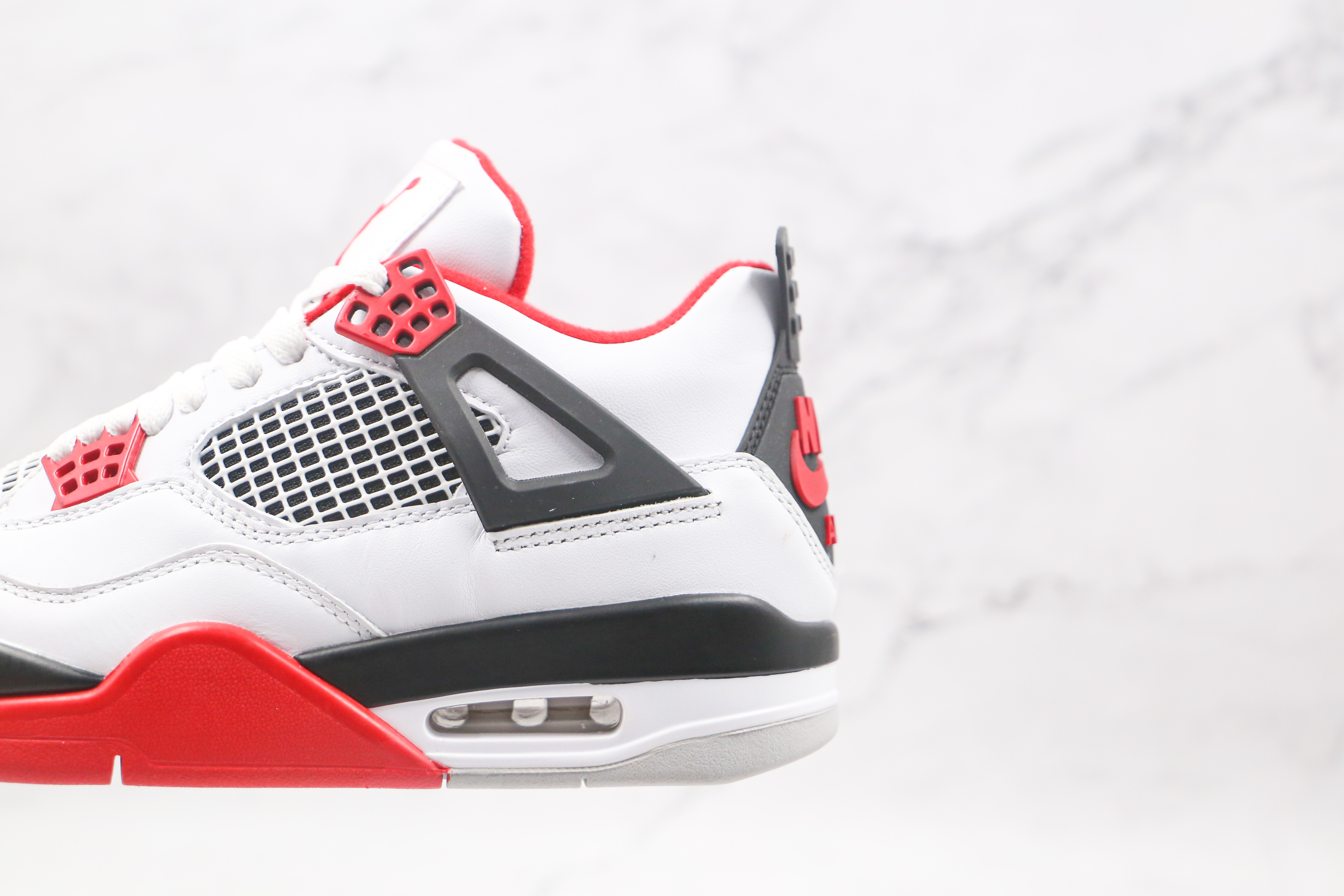 Air Jordan 4 Fire Red