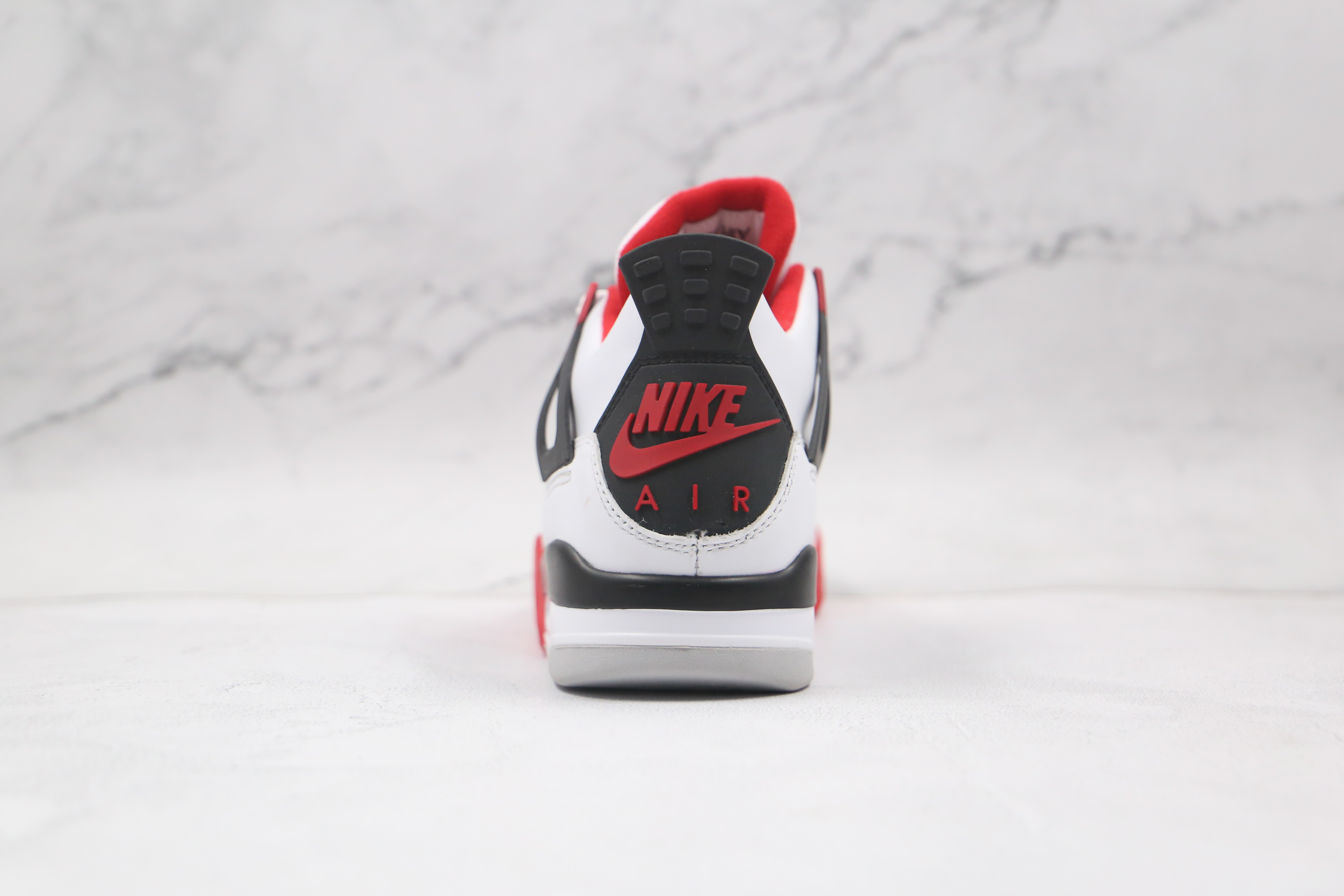 Air Jordan 4 Fire Red