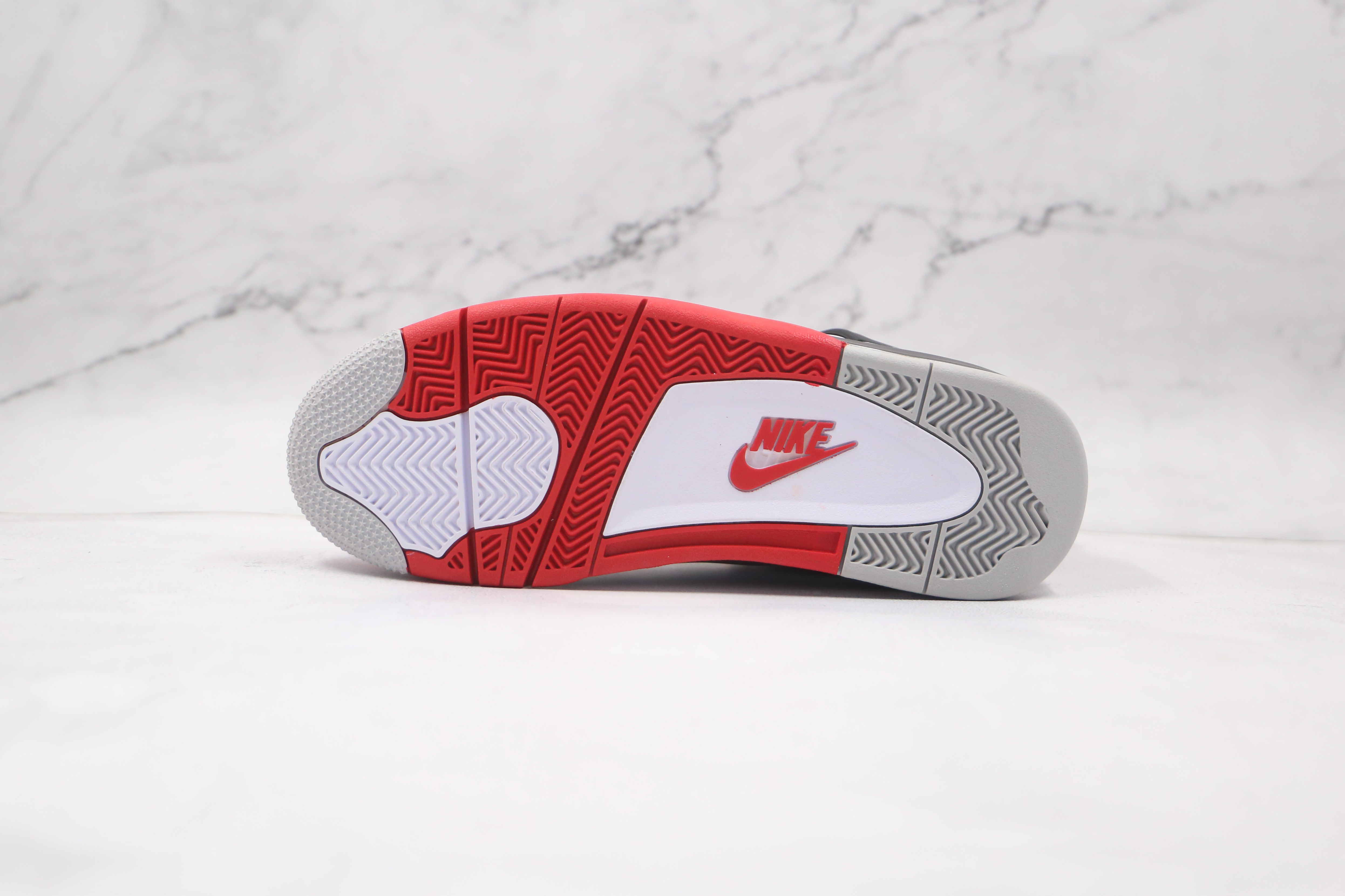 Air Jordan 4 Fire Red