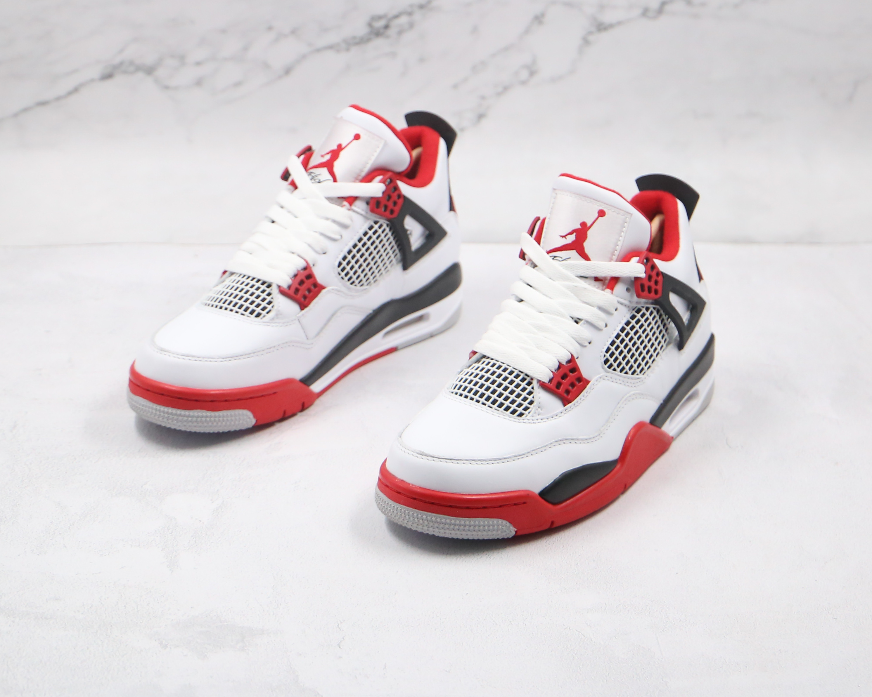 Air Jordan 4 Fire Red
