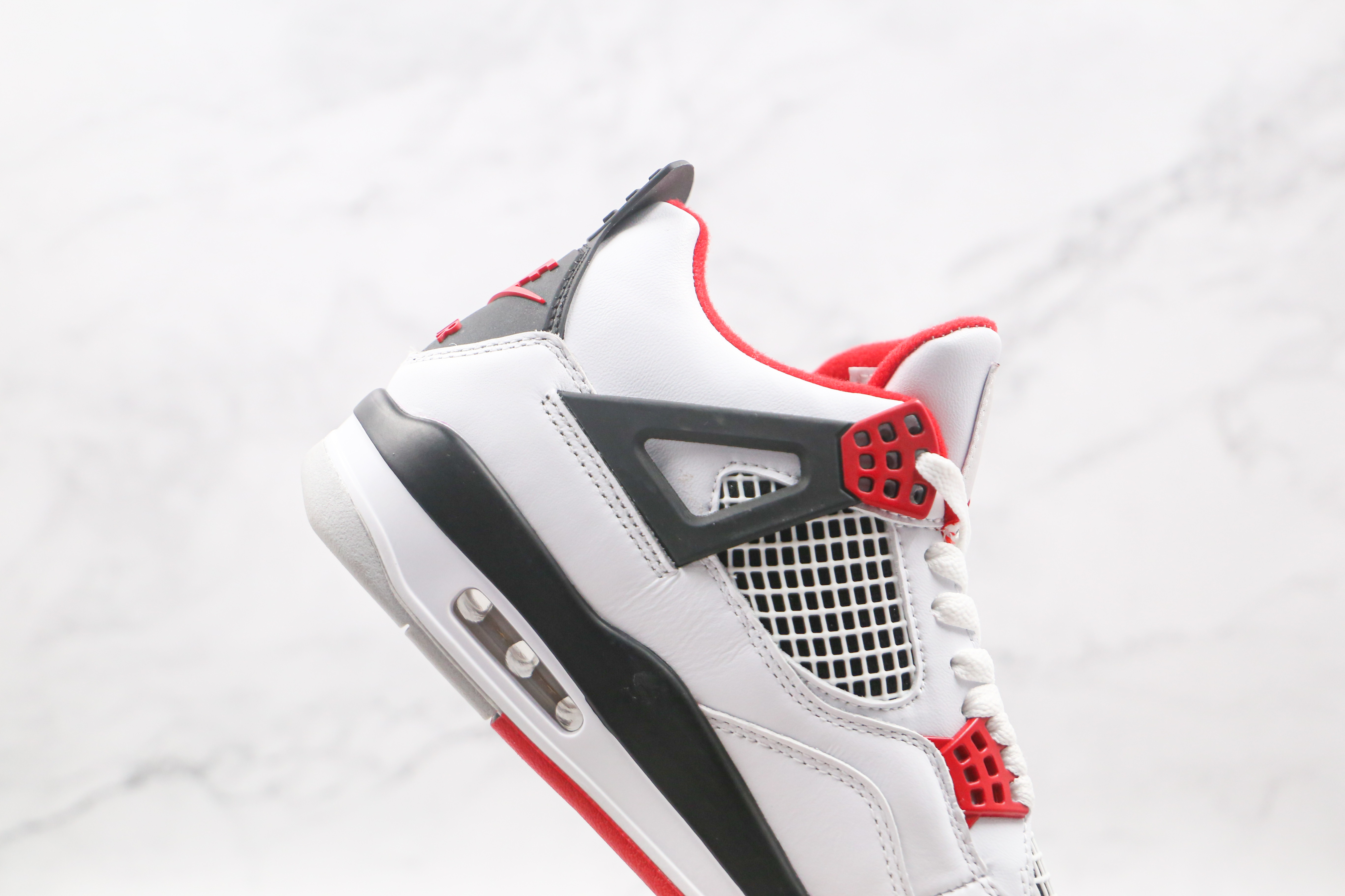 Air Jordan 4 Fire Red