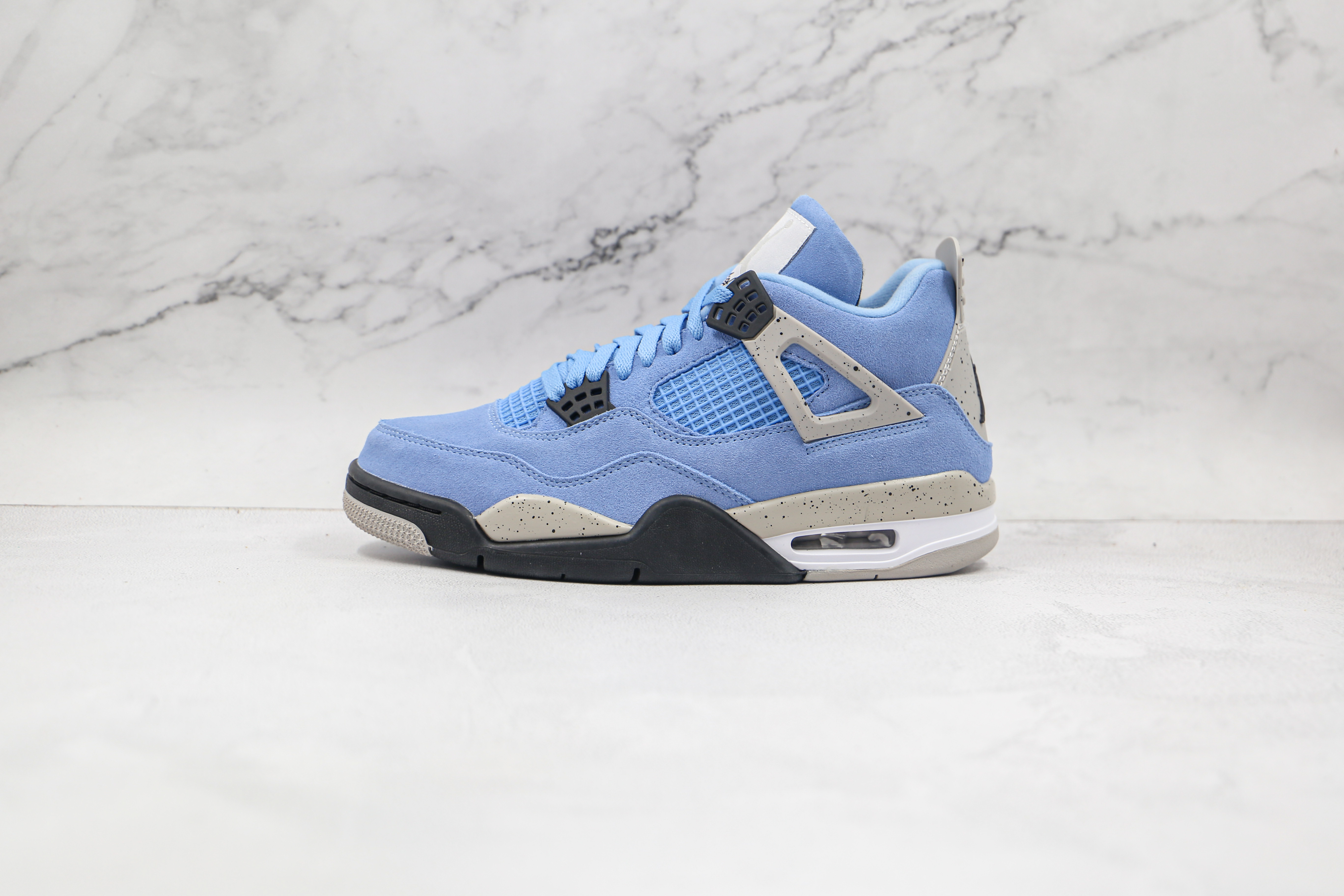 Air Jordan 4 SE University Blue