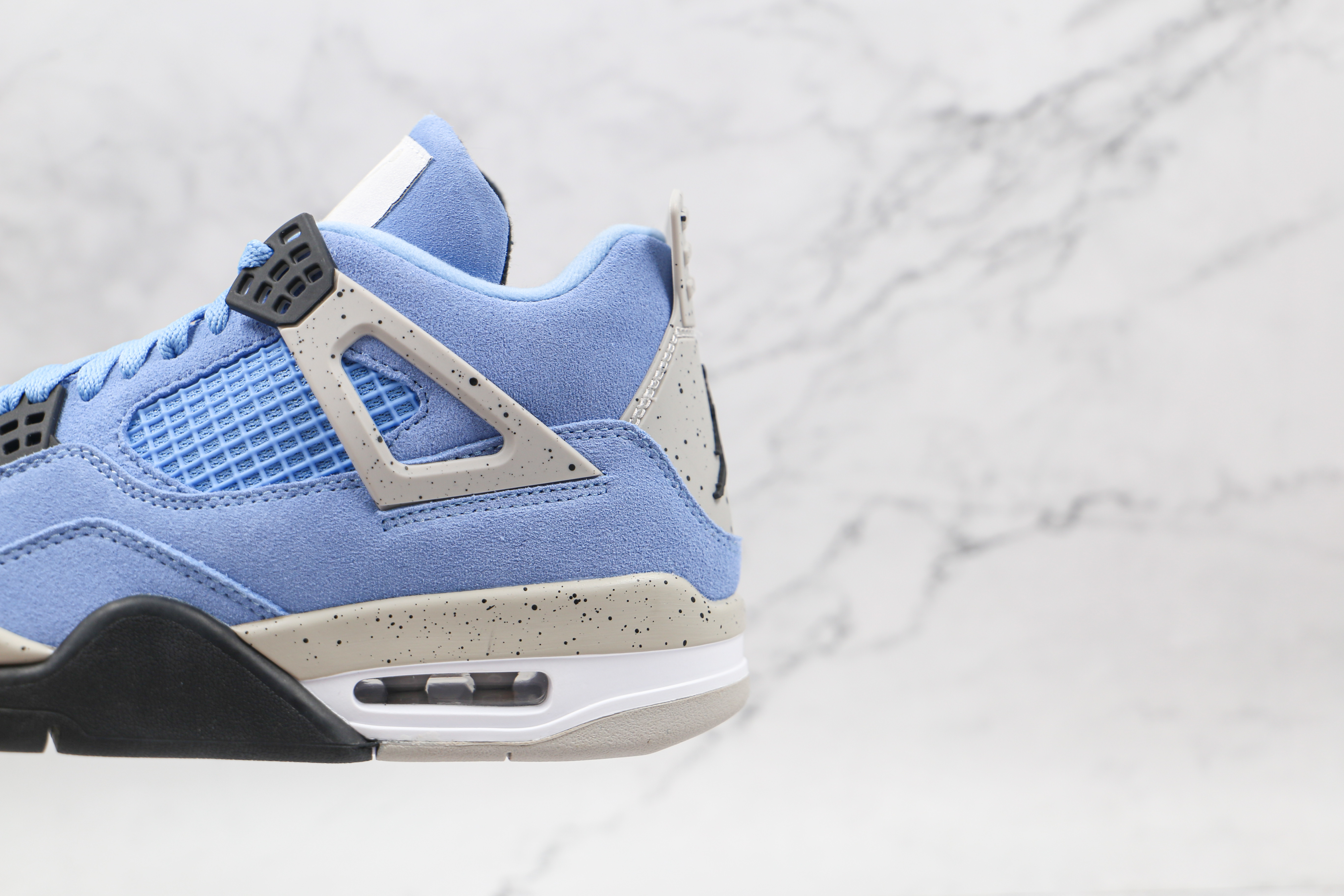 Air Jordan 4 SE University Blue