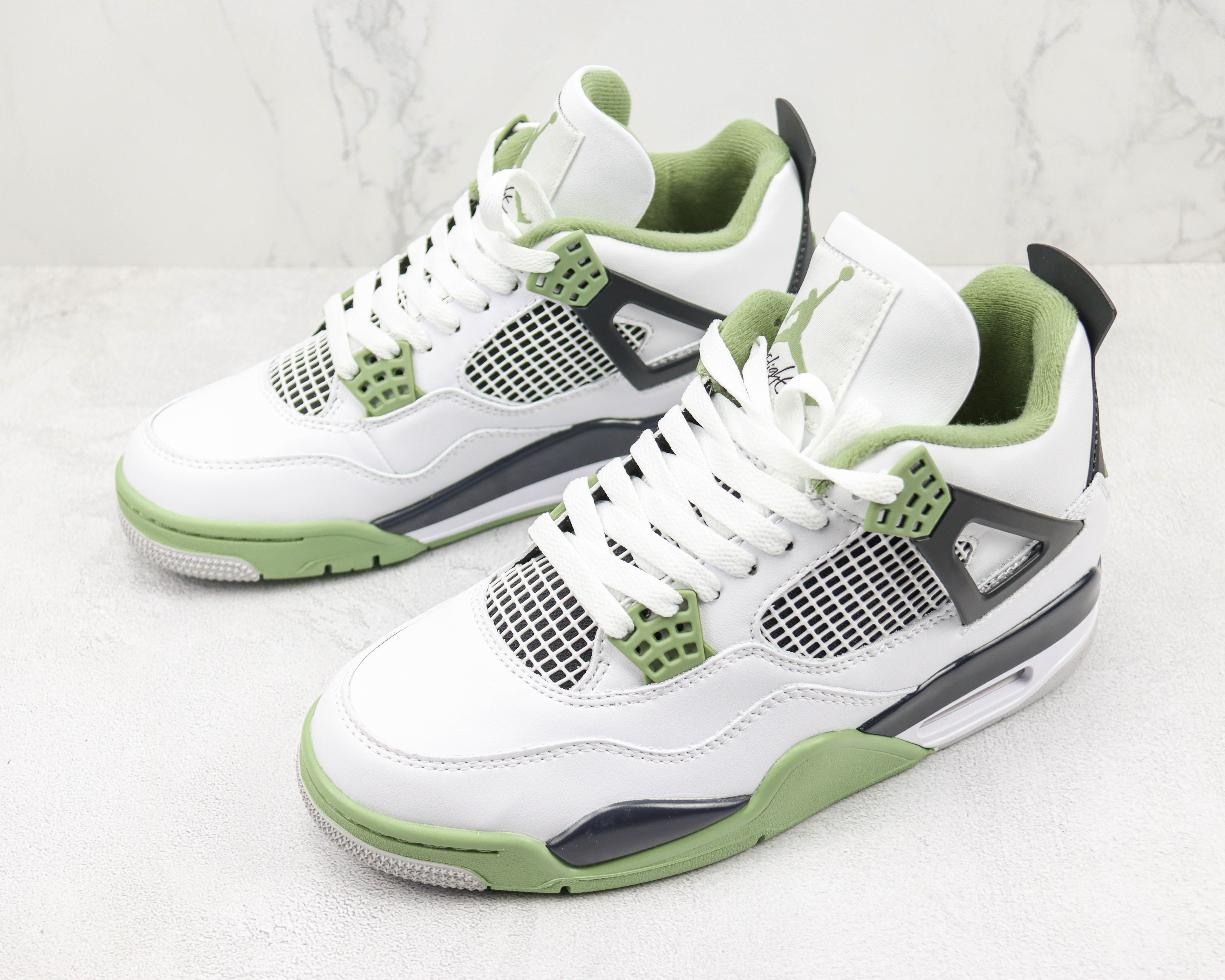 Air Jordan 4 WMNS “Oil Green”Seafoam (W)