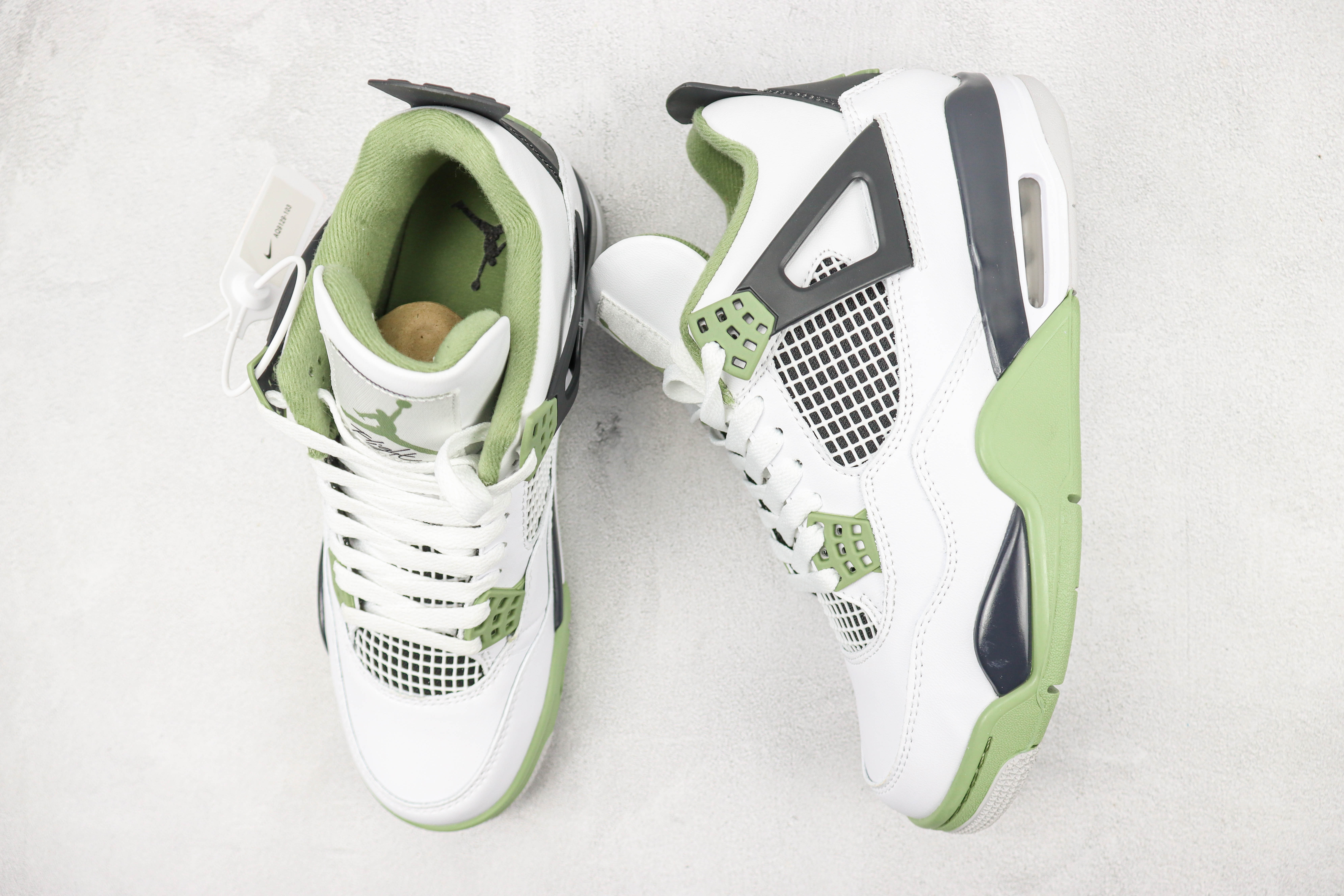 Air Jordan 4 WMNS “Oil Green”Seafoam (W)