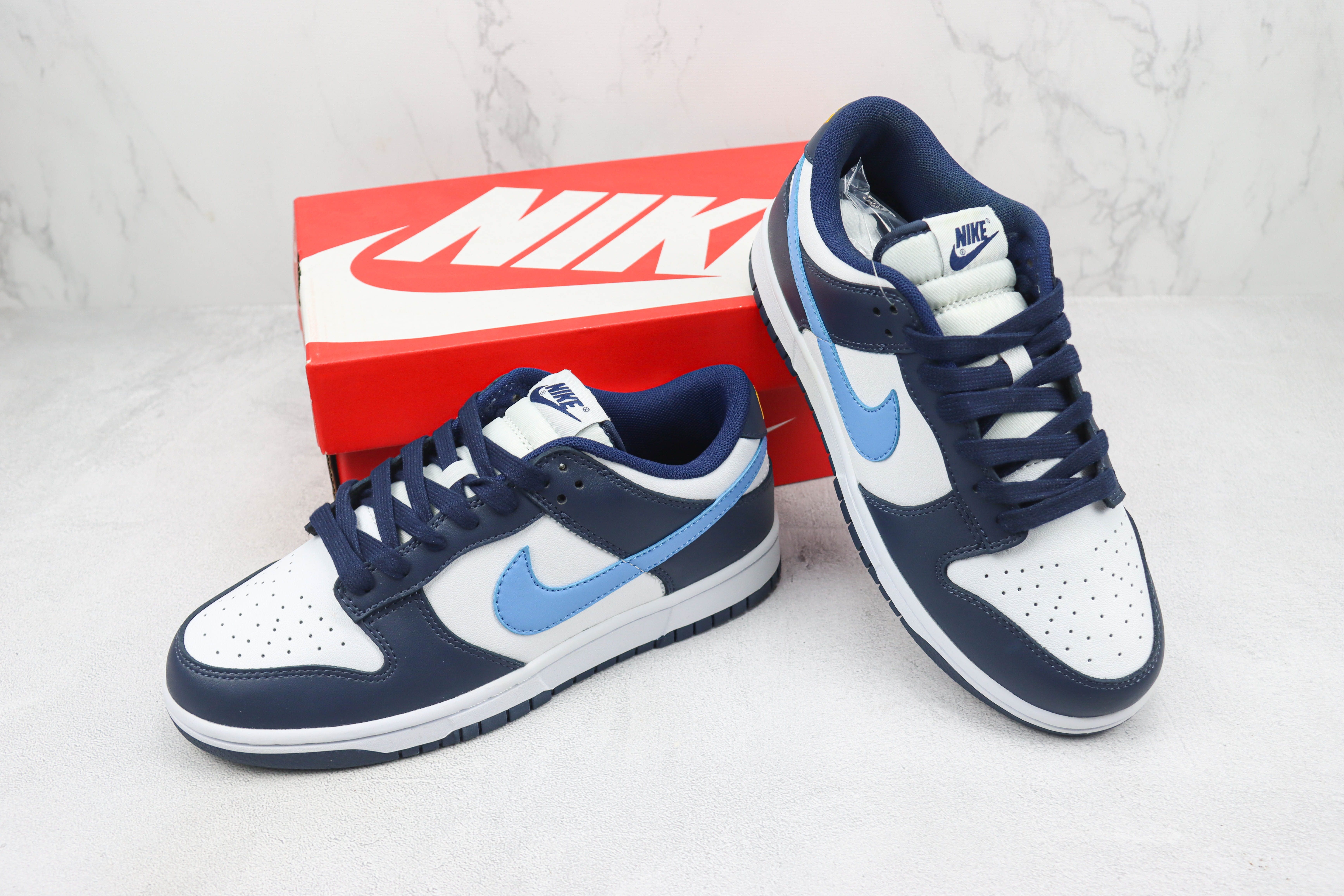 Nike Dunk Low Blue Hook