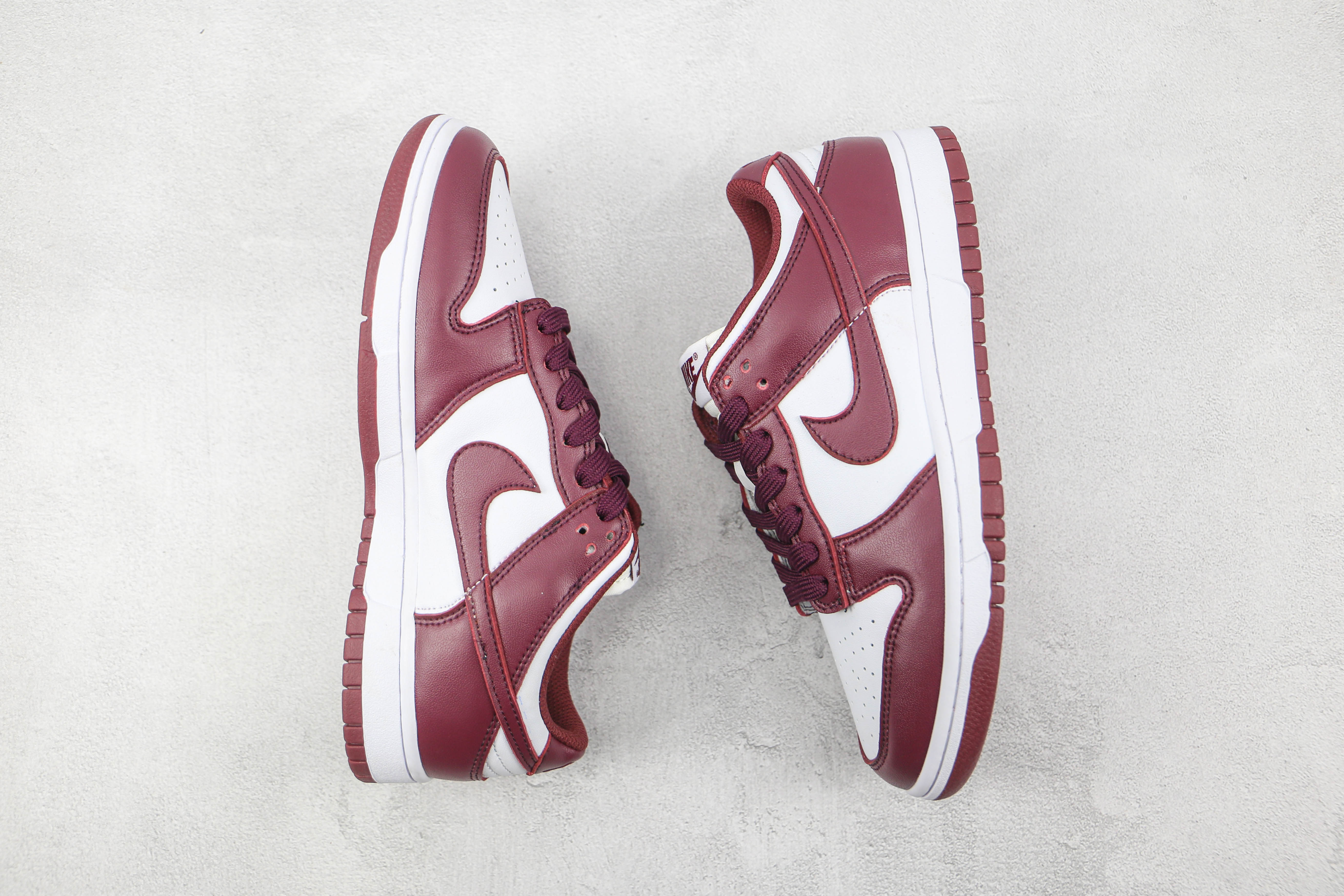 Nike Dunk Low Team Red