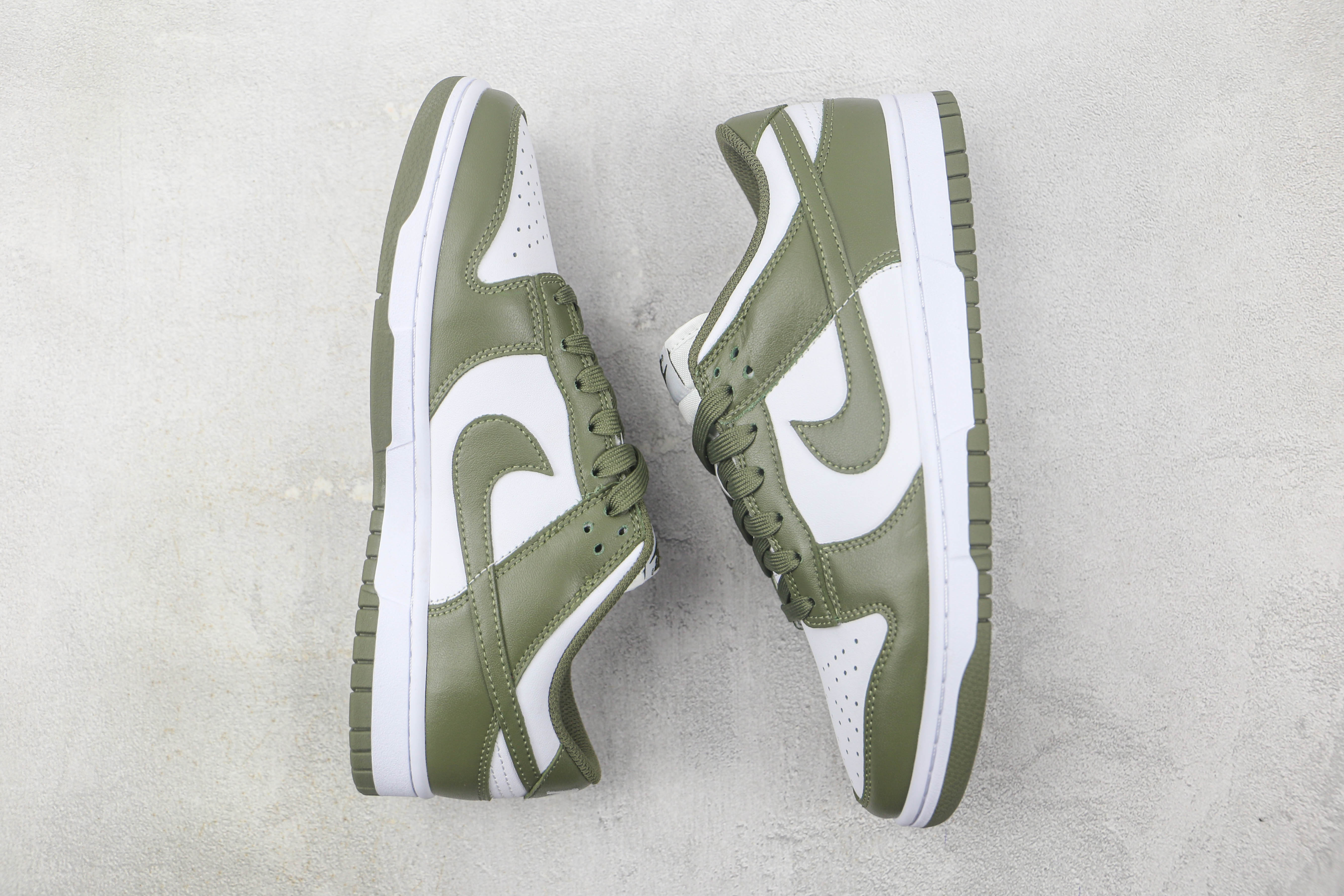 Nike Dunk Low White Scattered olive Green