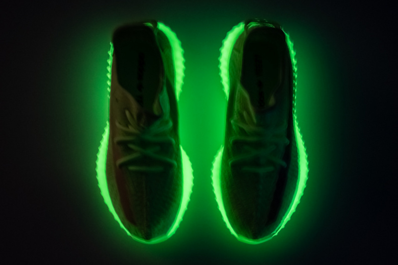 Yeezy Boost 350 V2 "Glow In The Dark"