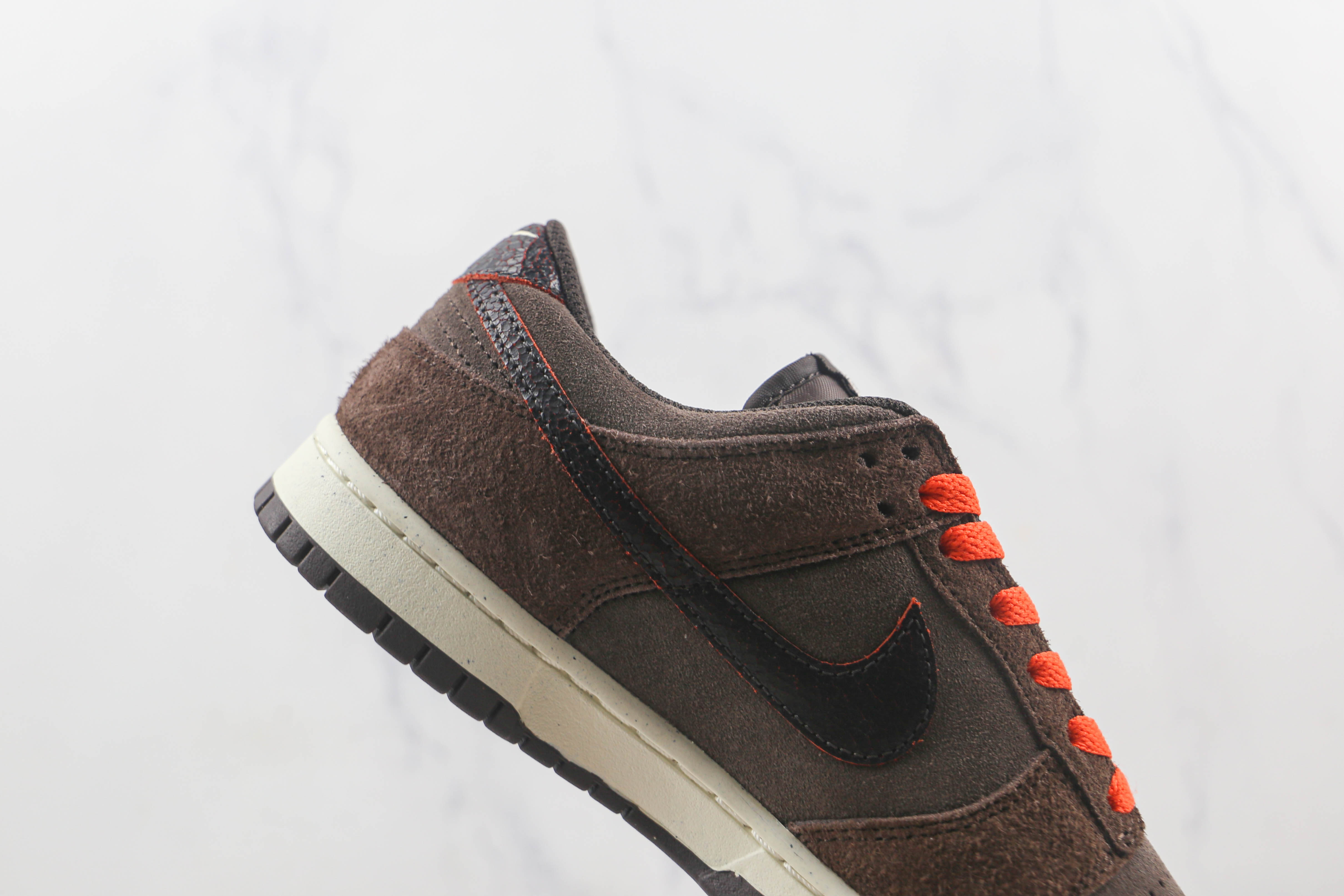 Nike Dunk Low Baroque Brown