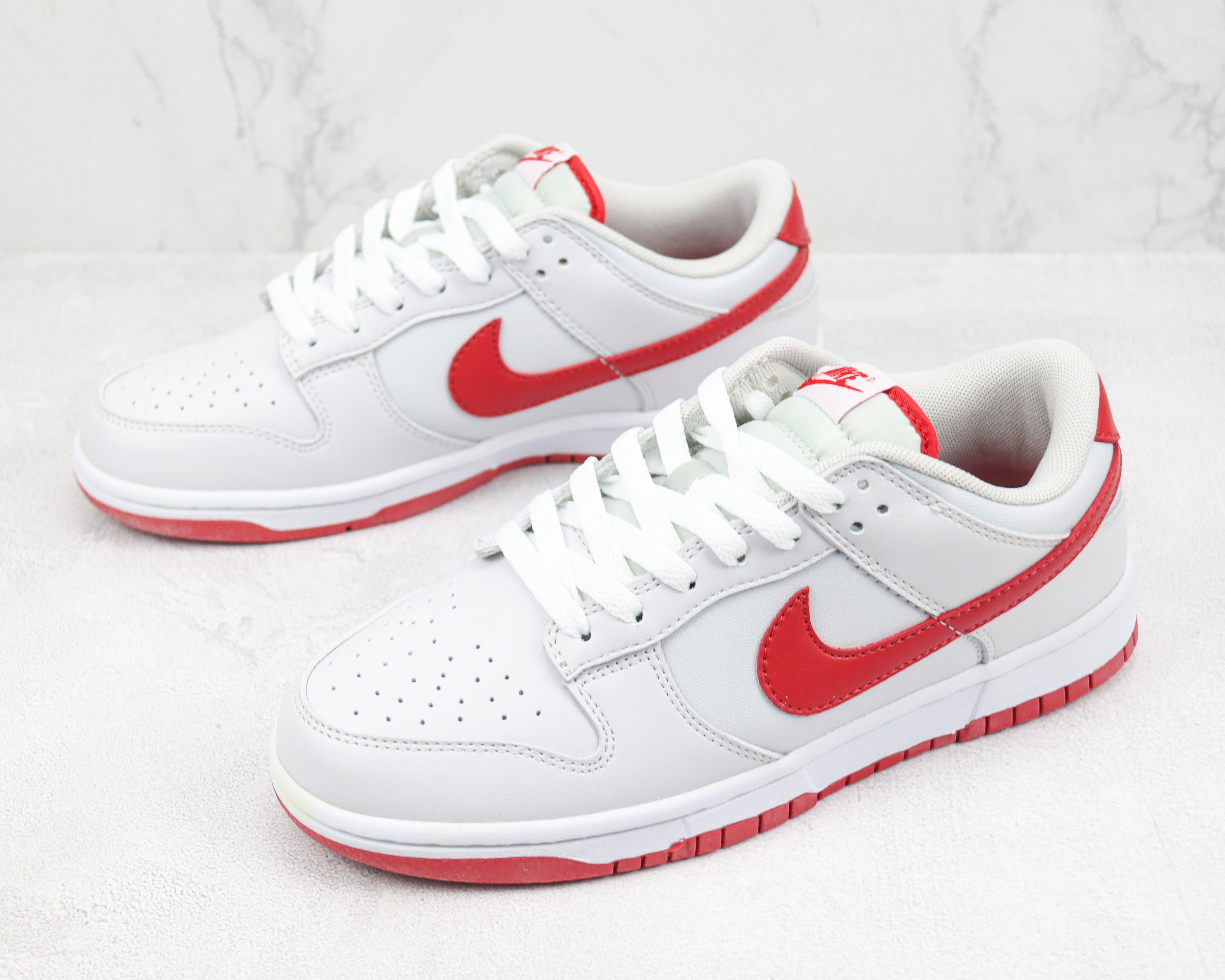 Nike Dunk Low Greyish Red