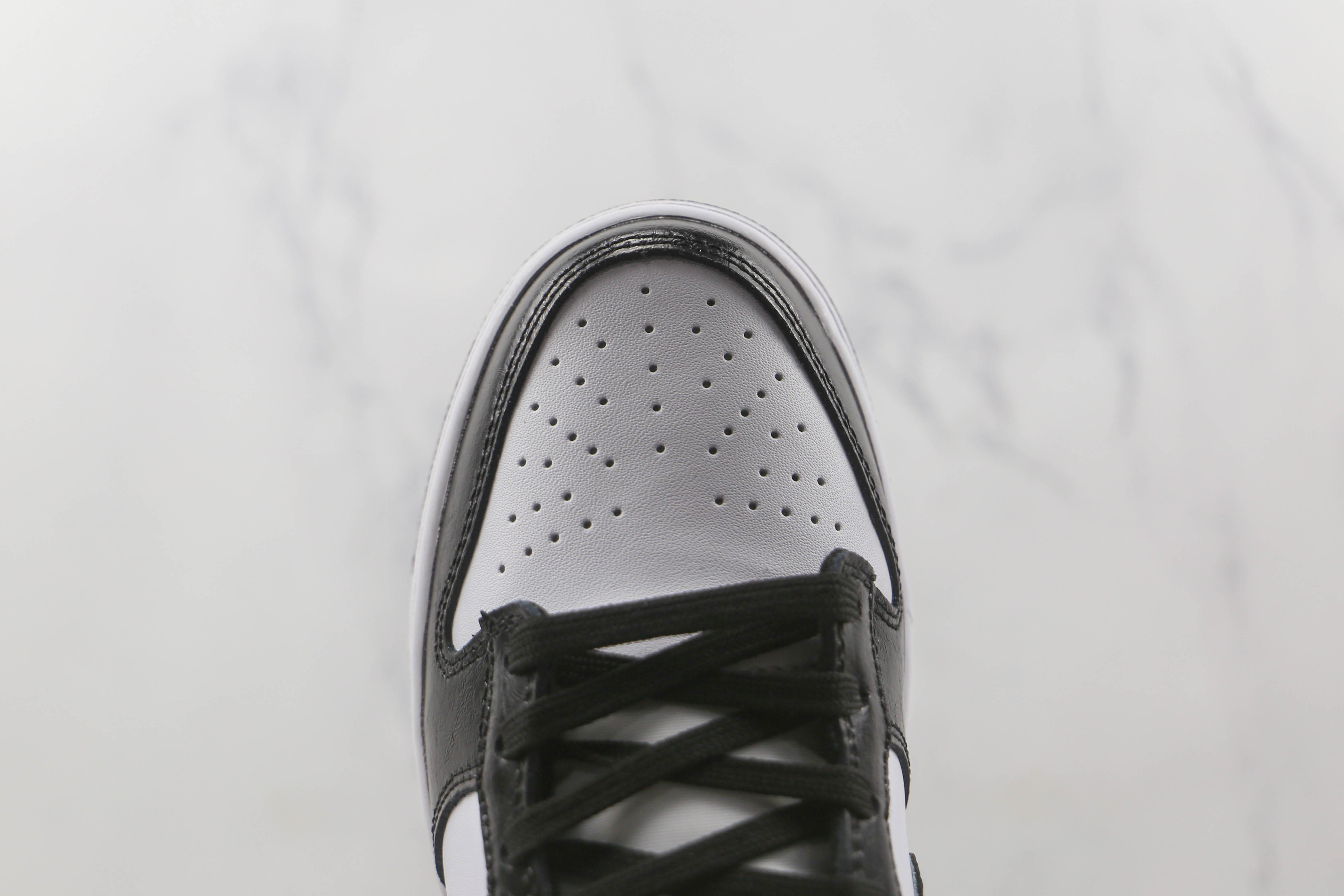 Nike Dunk Low Panda gold Buckle